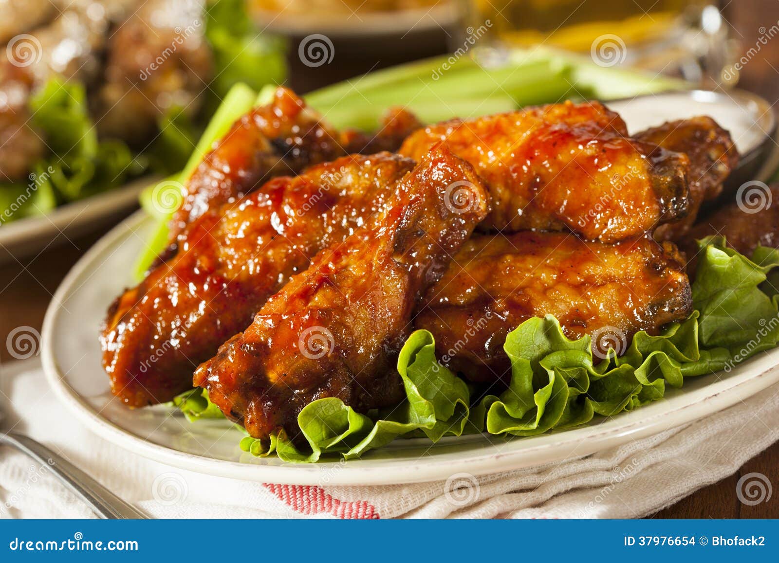 Ailes De Poulet De Buffalo De Barbecue Photo stock Image du grillé, frit 37976654