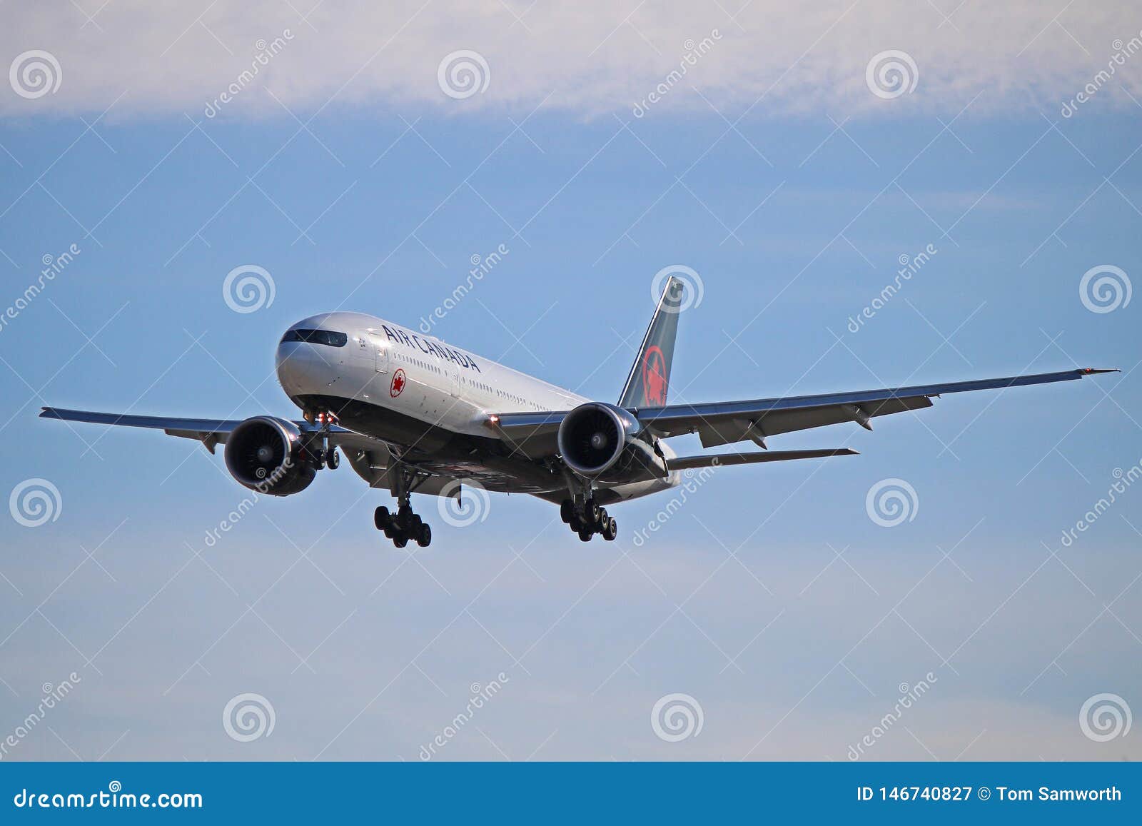 Air Canada Boeing 777 200lr In New Livery About To Land