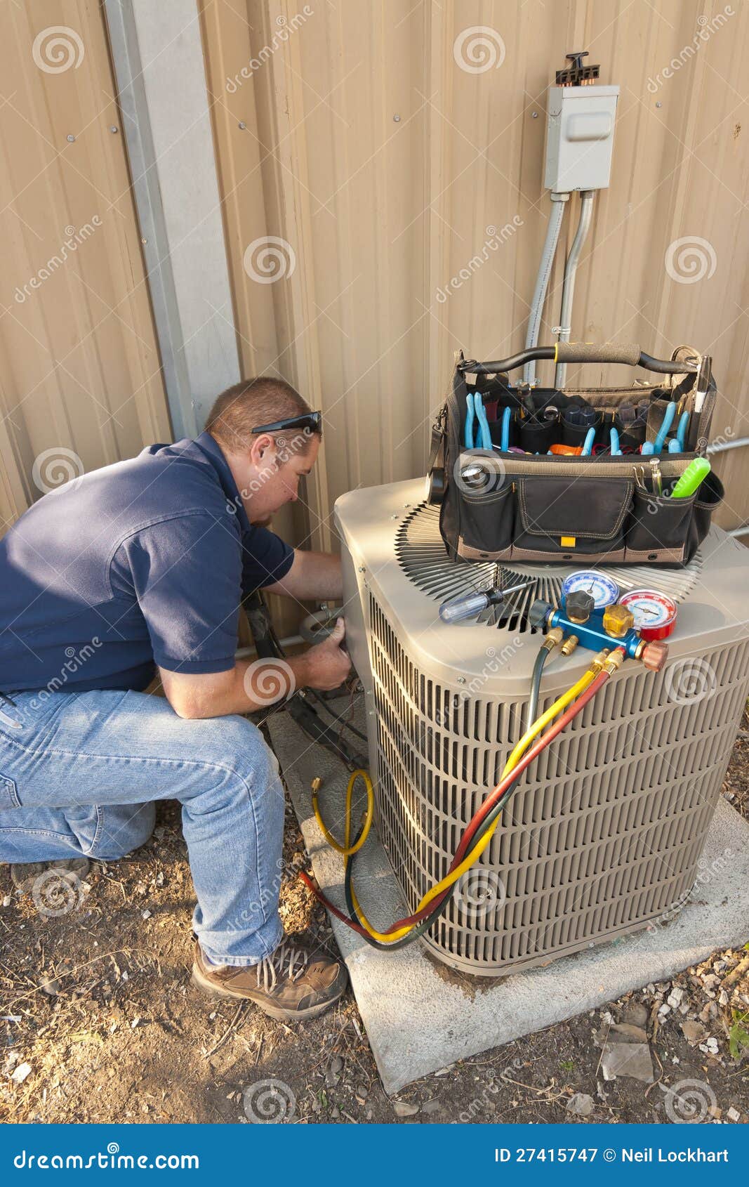 air conditioner service man