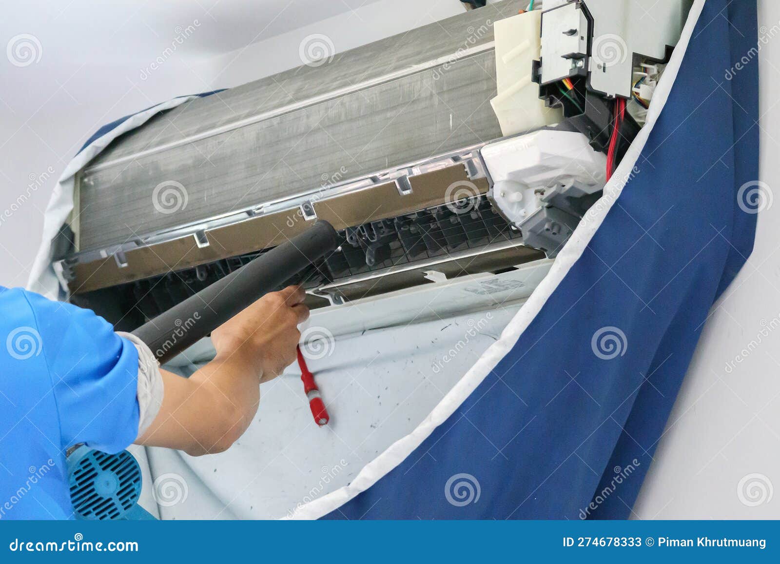 Air Conditioning Cleaning Service with Air Blower Stock Image Image of duct, cooling 274678333