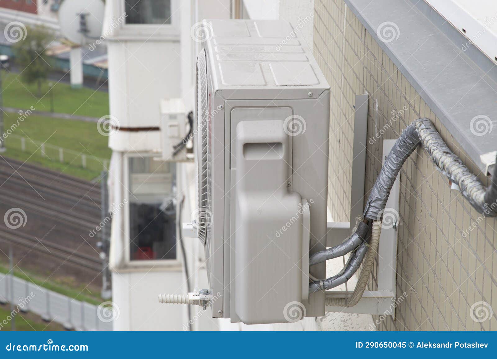 Air Conditioning for the House . Maintenance and Installation of Air