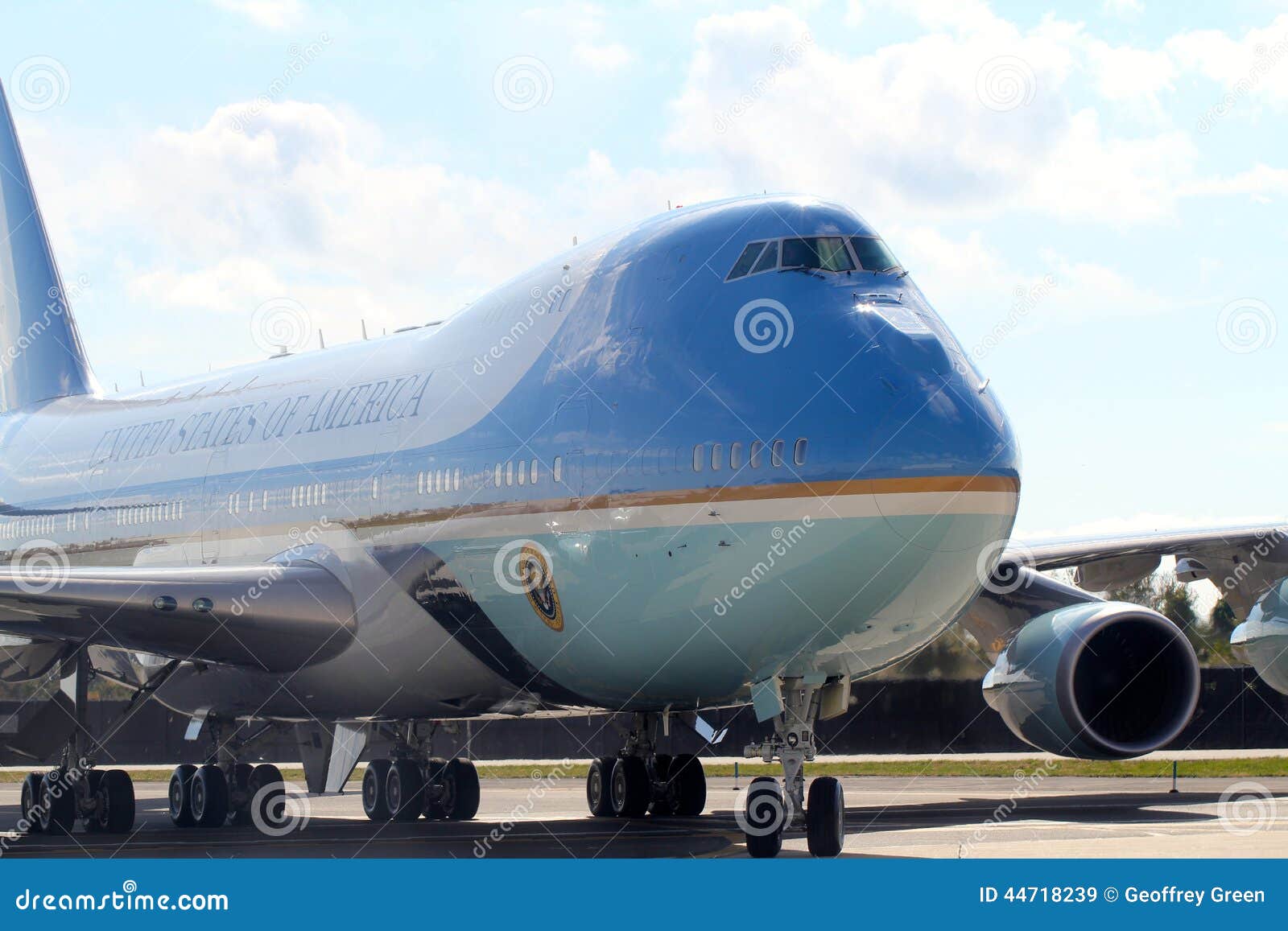 air force one taxiing at jfk international new york city, new york