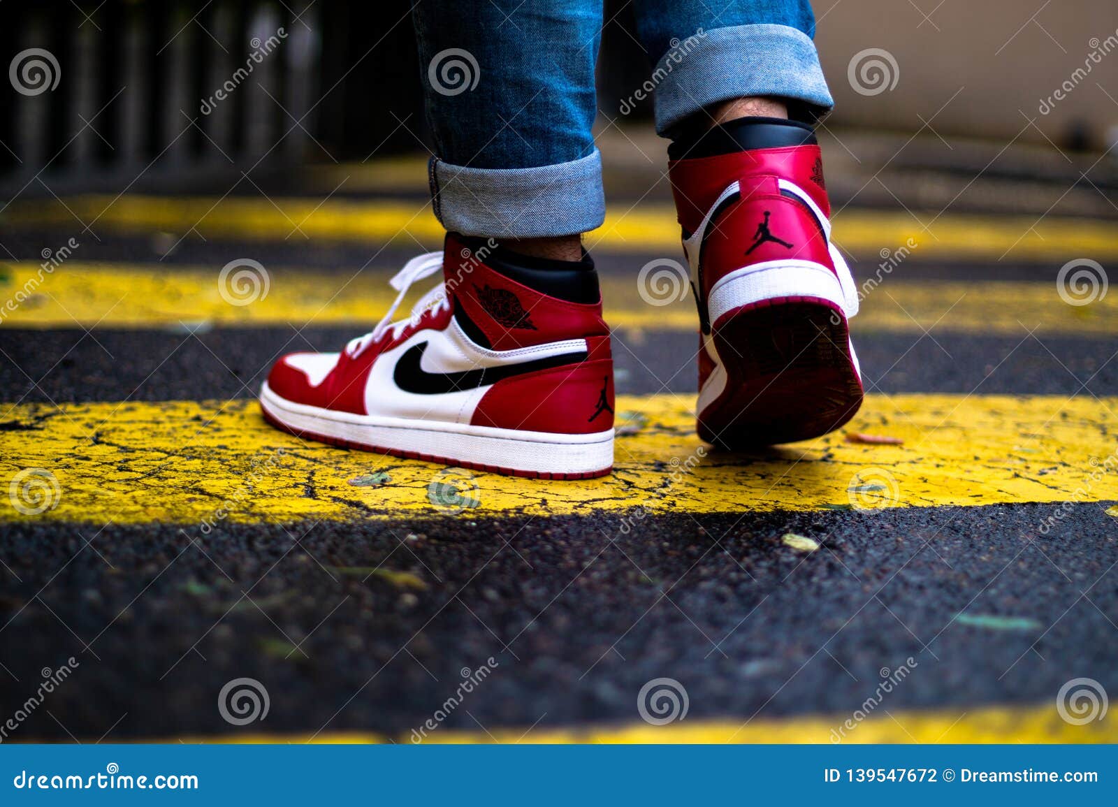 jordan 1 chicago on feet