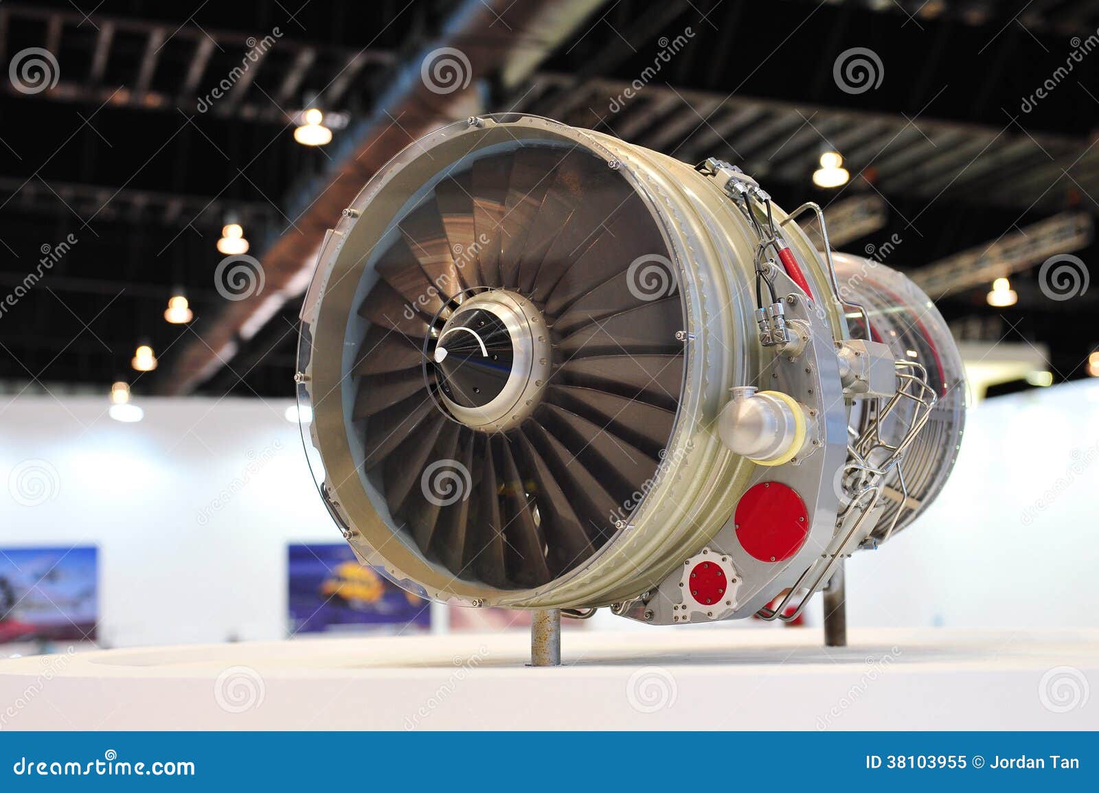Model Display Aircraft Engines Famus Naked Frauen Kostenlos