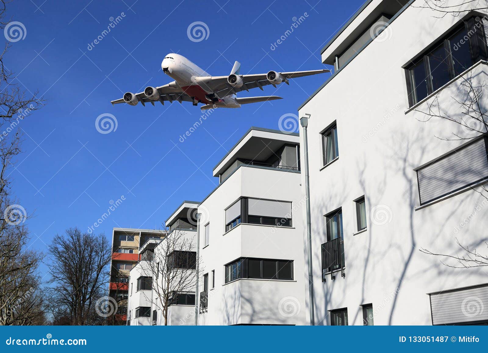 aircraft noise and commercial wide-body aircraft over houses