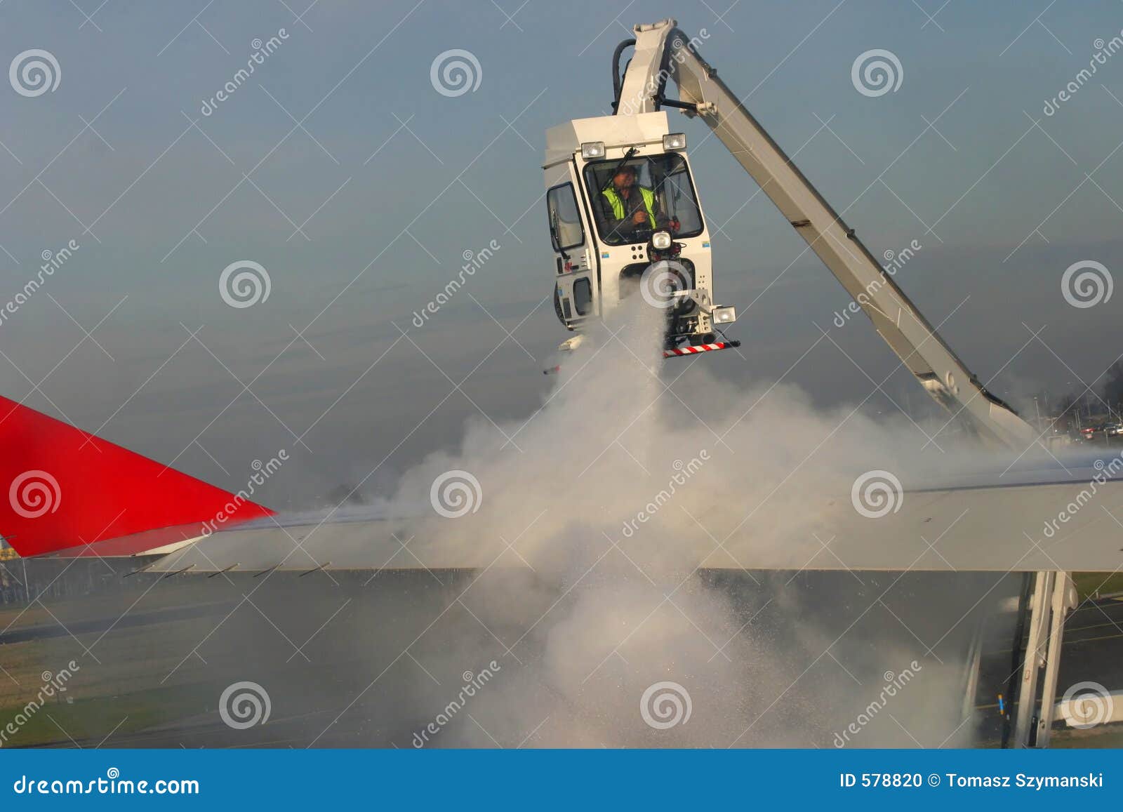 Airplane deicing stock photo. Image of foam, lift, airplane 578820