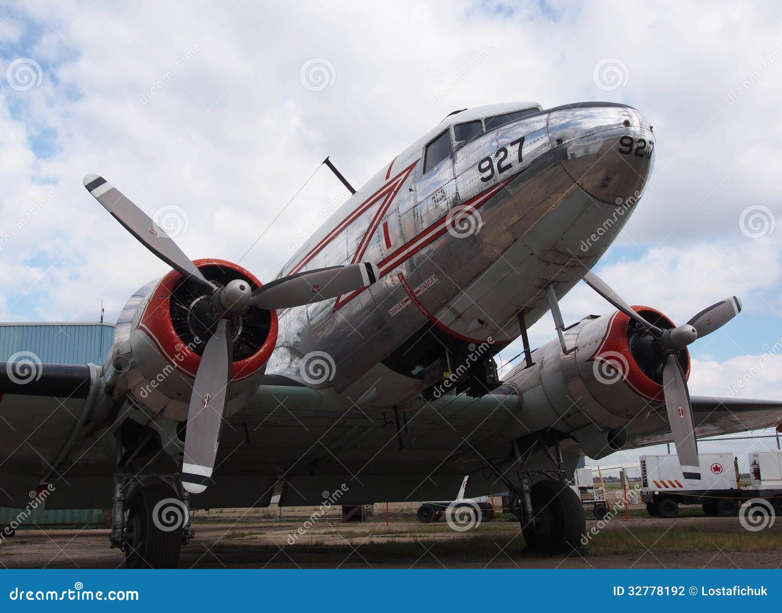 Airplane With Dual Propellers Editorial Photography Image 32778192