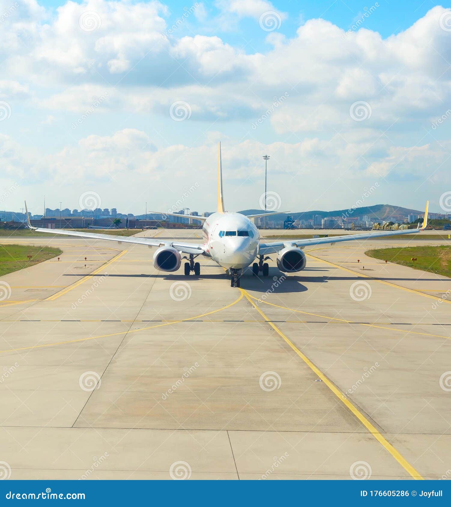 airplane  runway airport turkey