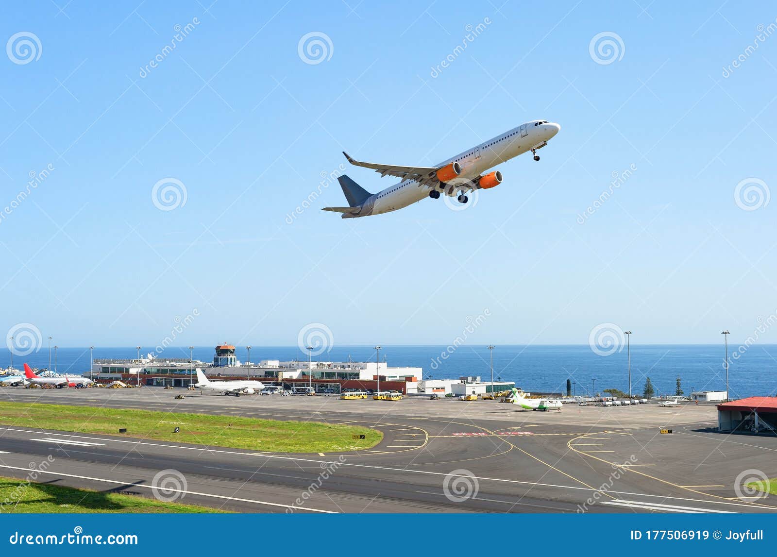 Airplane Taking Off Madeira Airport Editorial Stock Image Image Of Trip Destination
