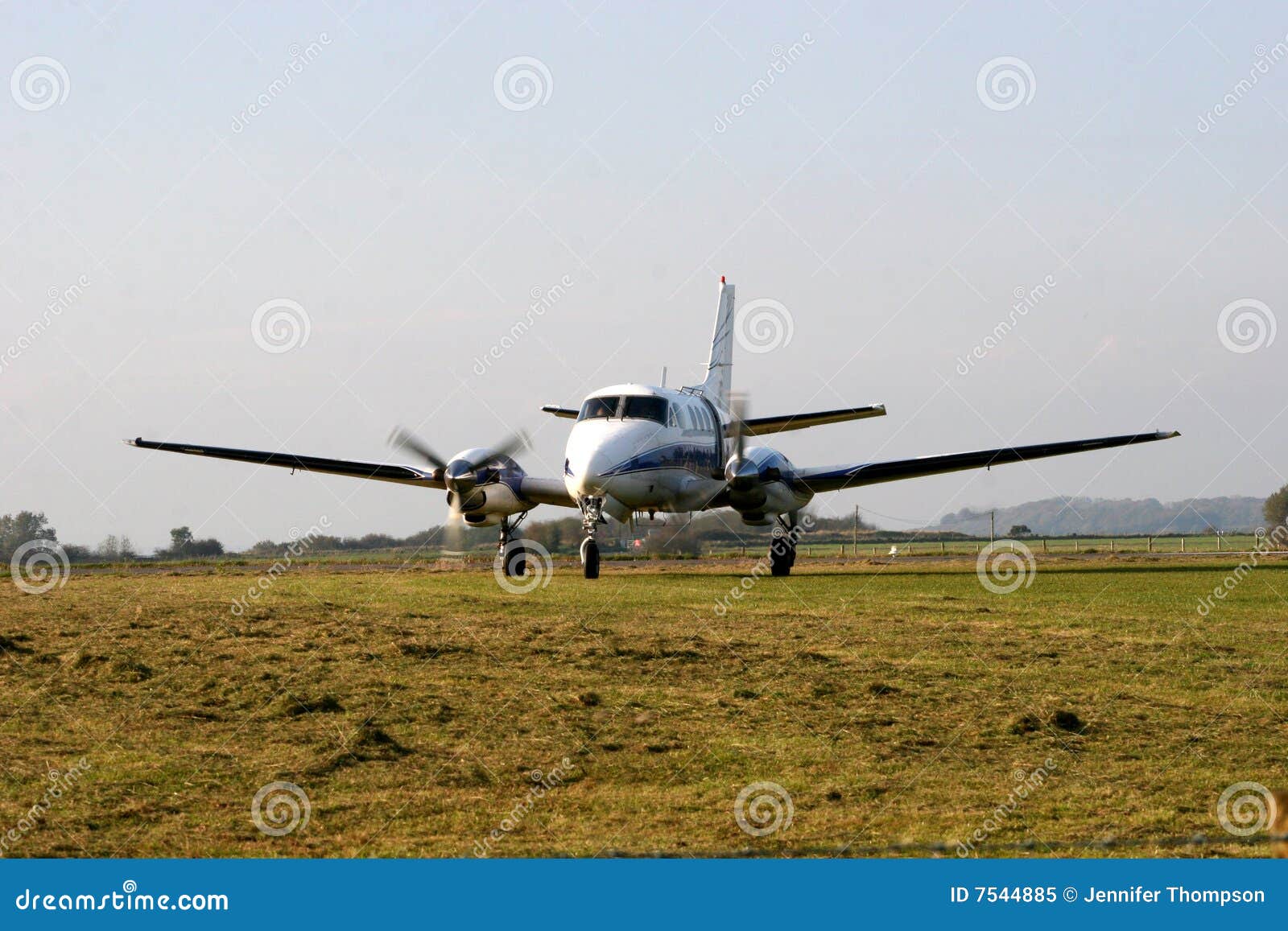 airplane taxiing