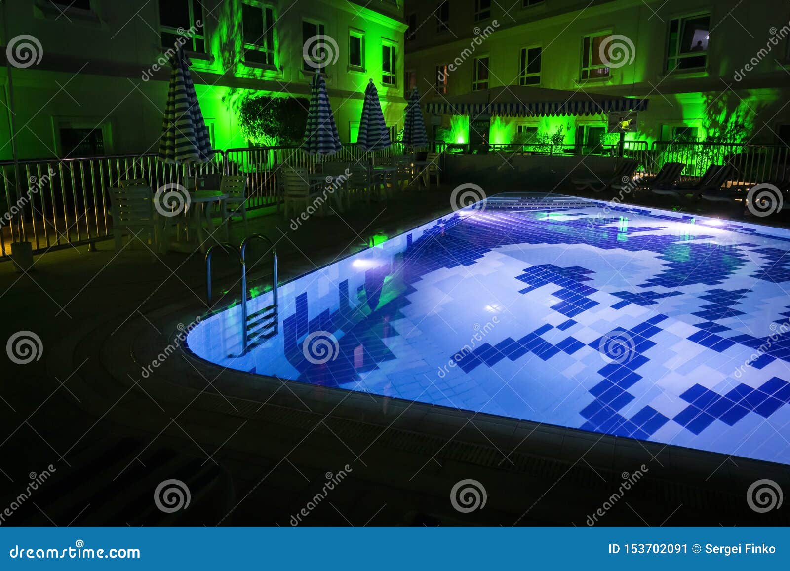 Al Bustan Centre editorial photo. Image of decor, evening 153702091