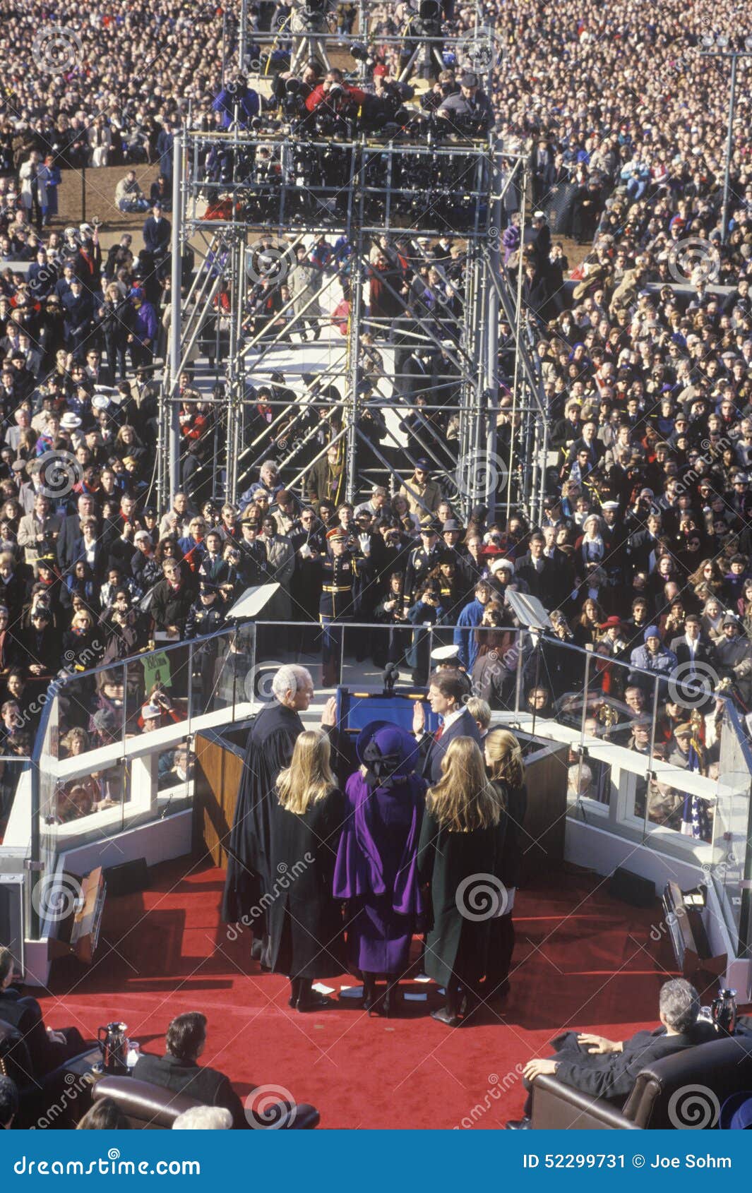 Al Gore, Former Vice President, Takes the Oath of Office on Inauguration  Day from Chief Justice William Rehnquist on January 20 Editorial Photo -  Image of america, event: 52299731