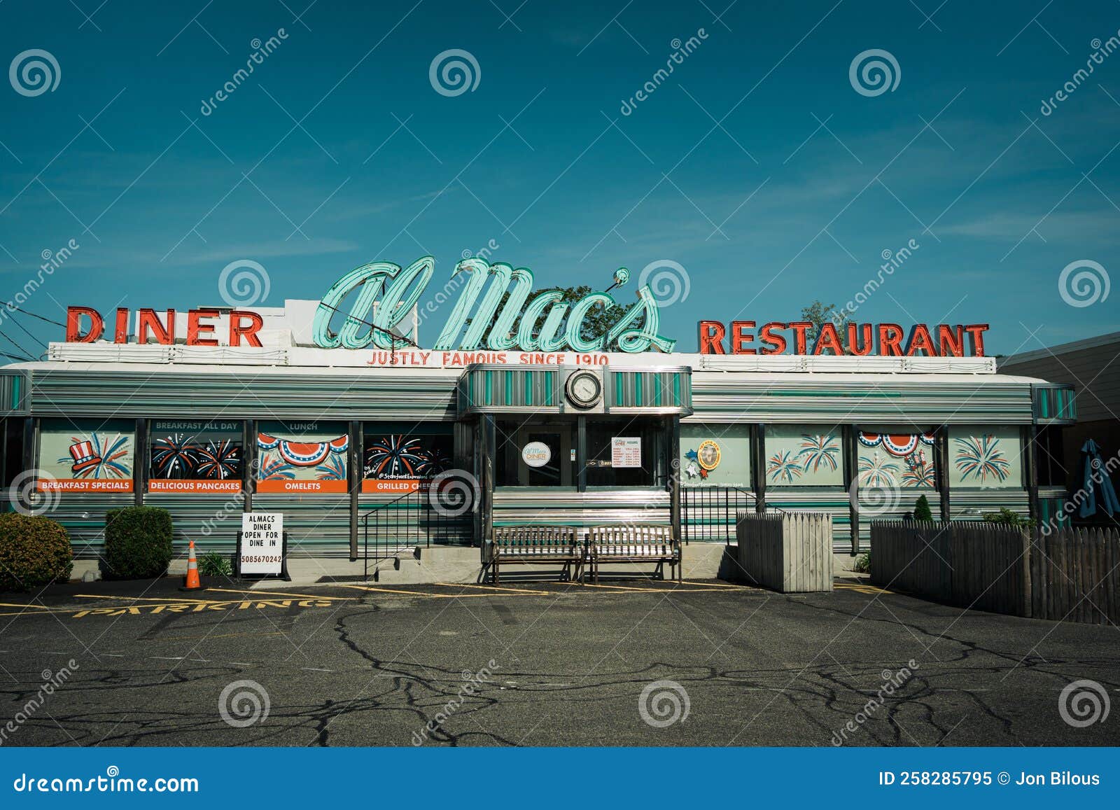 Al Macs Diner Vintage Signs, Fall River, Massachusetts Editorial Image