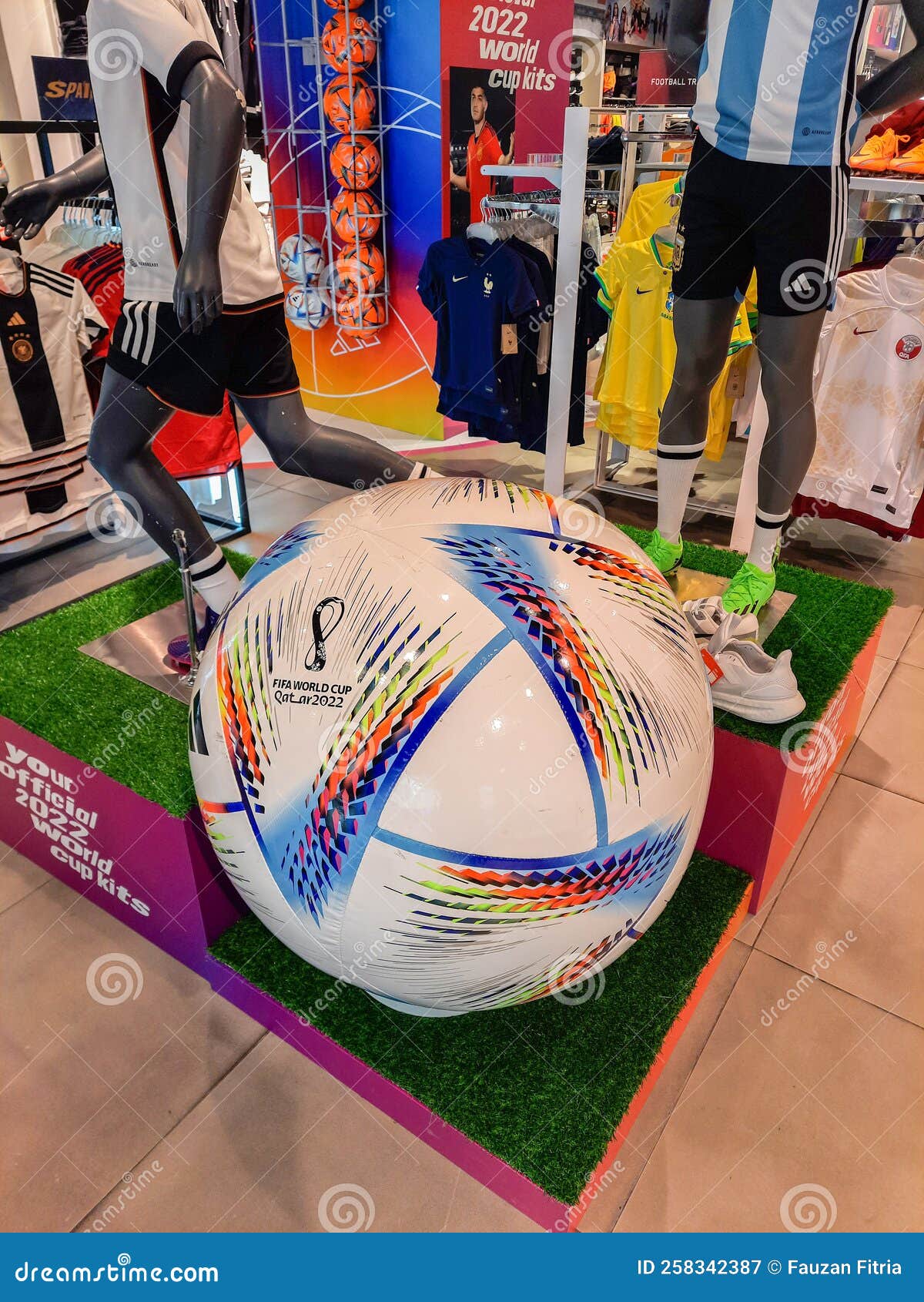 Match-Ball WC Qatar 2022 - CharityStars