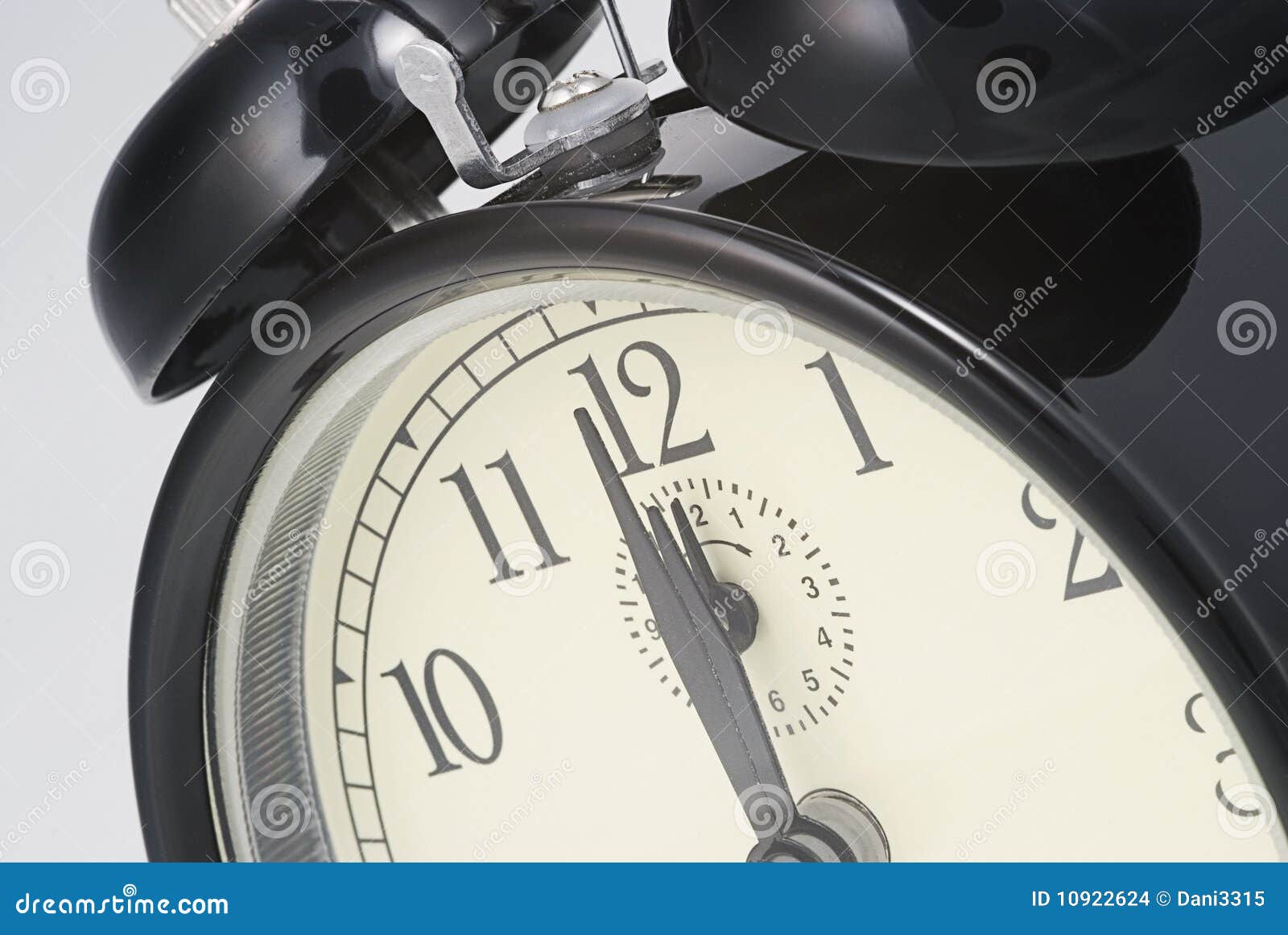 set alarm time on dclock set alarm time on dclock