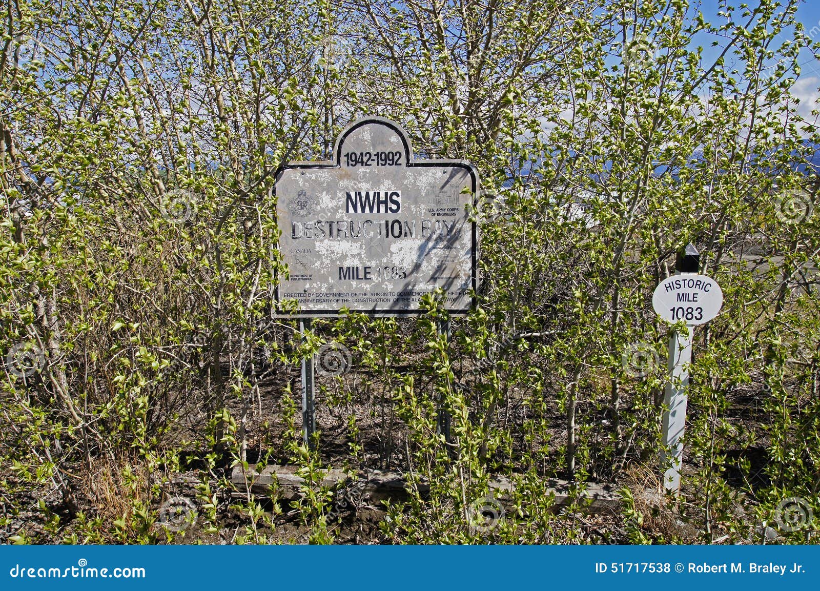 Alaska-Landstraßen-Haltebucht-historische Meile 1083 in der Zerstörungs-Bucht, Yukon-Territorium, Kanada