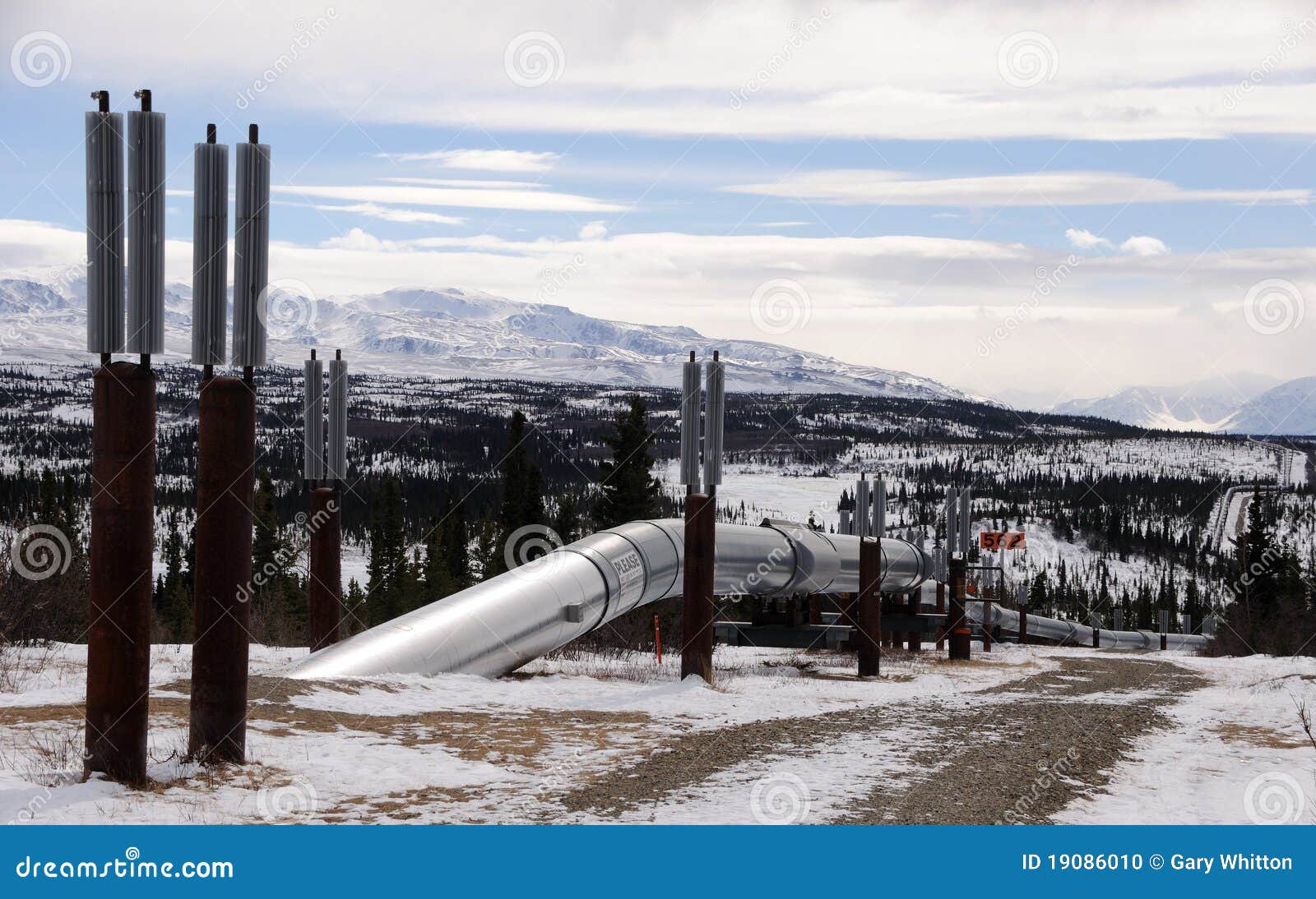 alaska oil pipeline entering isabel pass