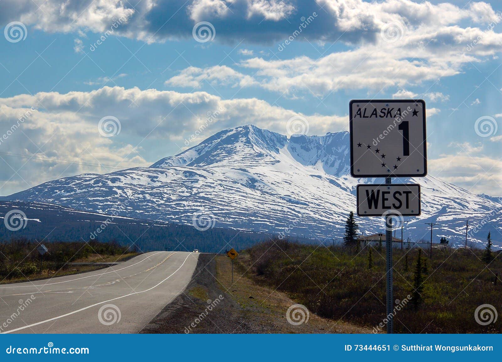 alaska road sign on glenn highway