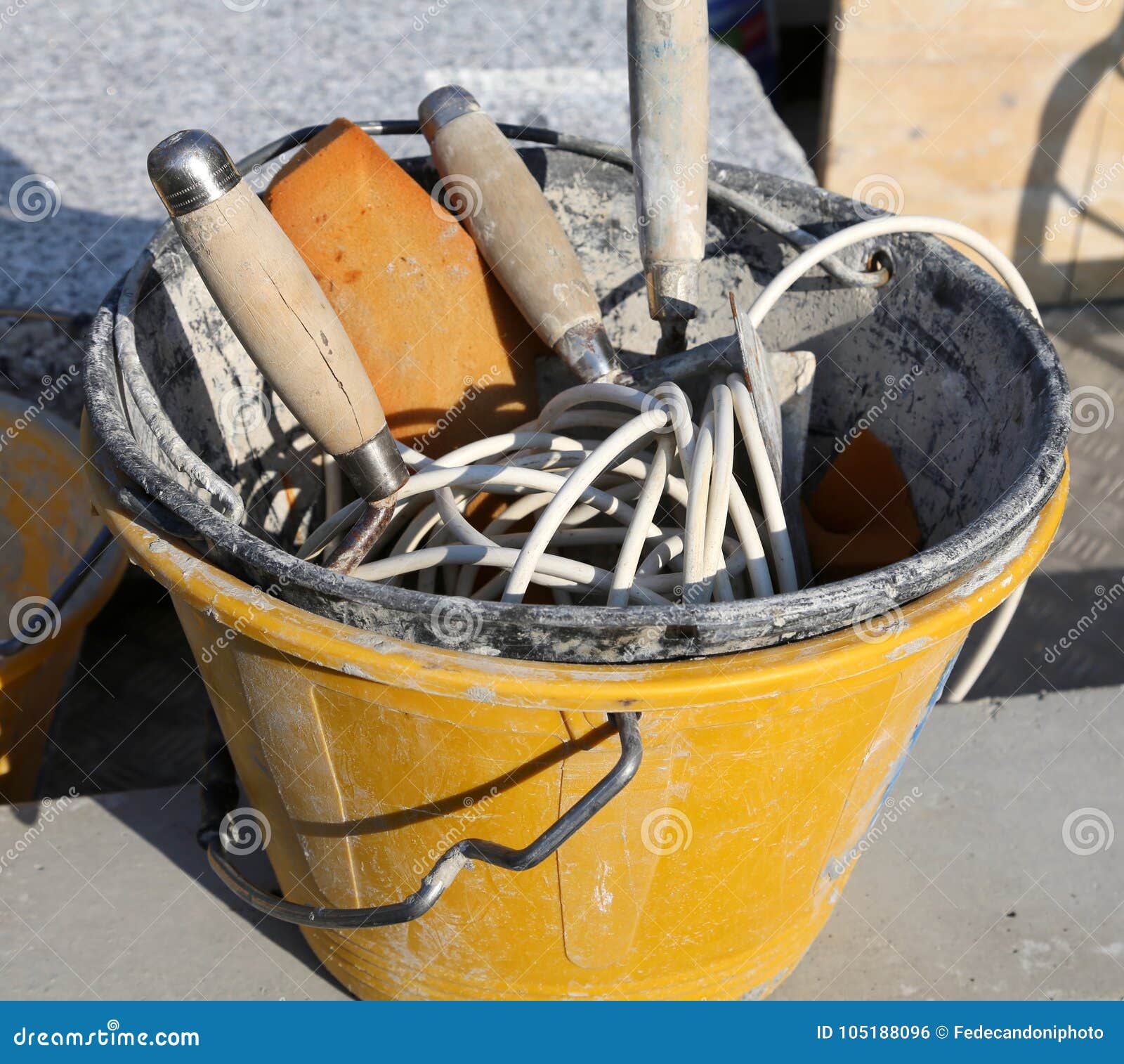 Paleta Y Herramientas De Plástico Para La Construcción De Albañil