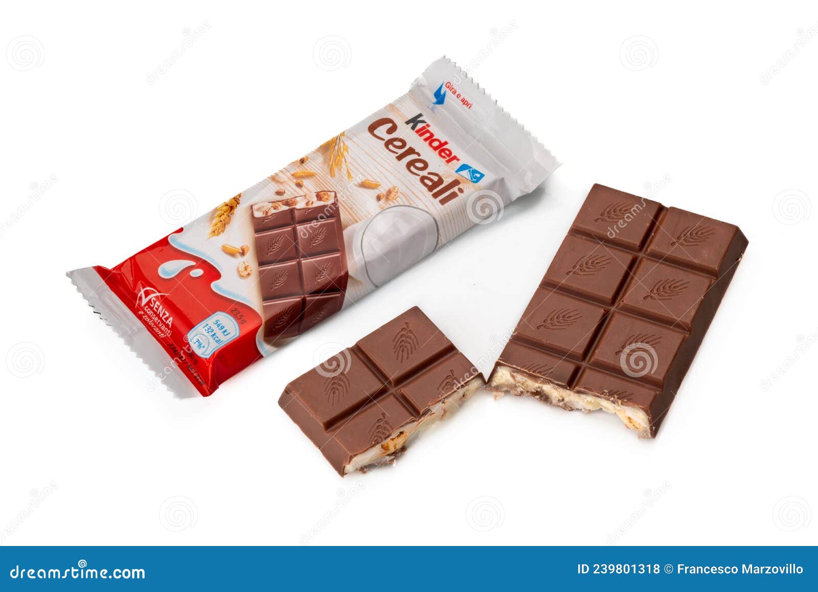 Kinder Cereali Ferrero Bar of Milk Chocolate Editorial Stock Photo - Image  of confection, country: 239801318