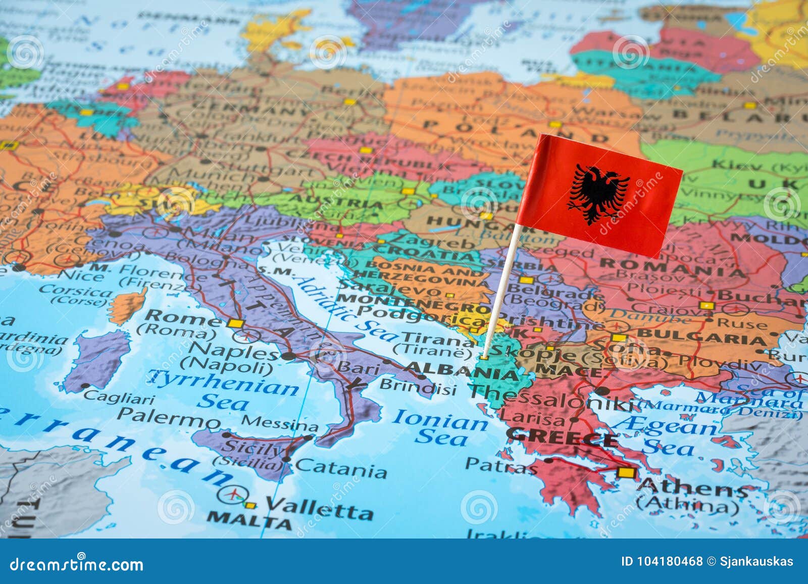 Albanien Karte Und Flaggenstift Stockfoto Bild Von Albanisch Konzept 104180468