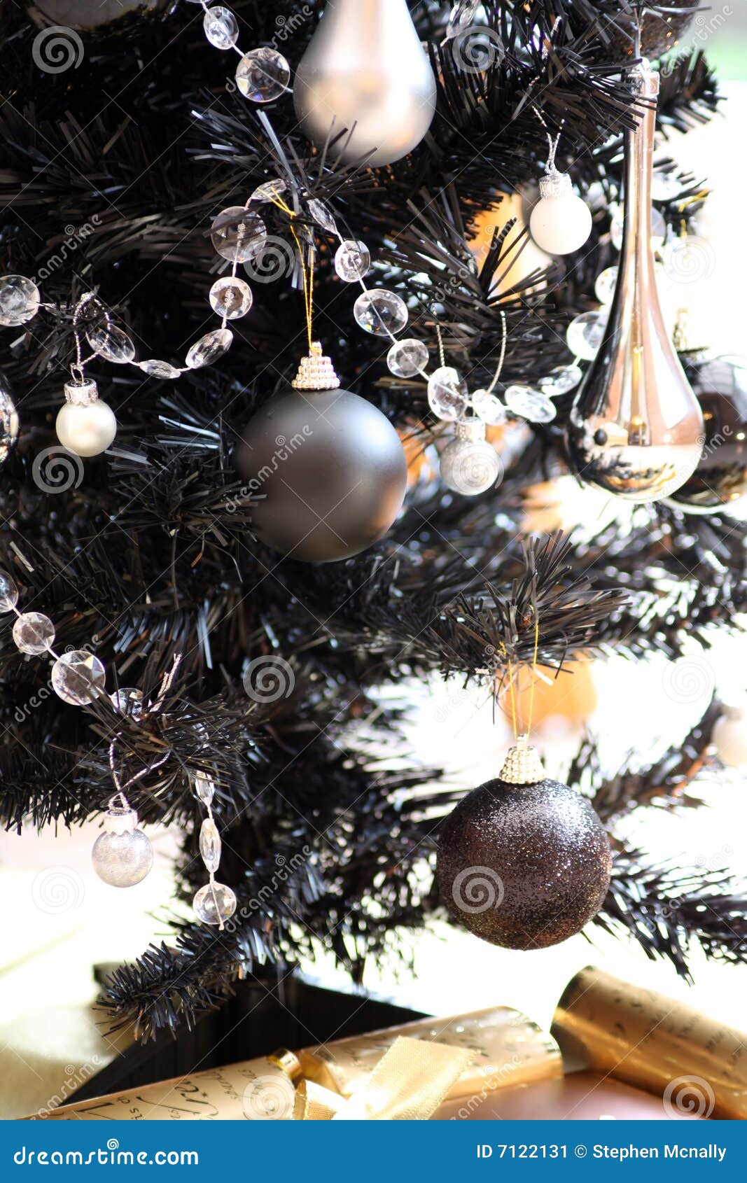Albero Di Natale Nero.Albero Di Natale Nero Immagine Stock Immagine Di Argento 7122131
