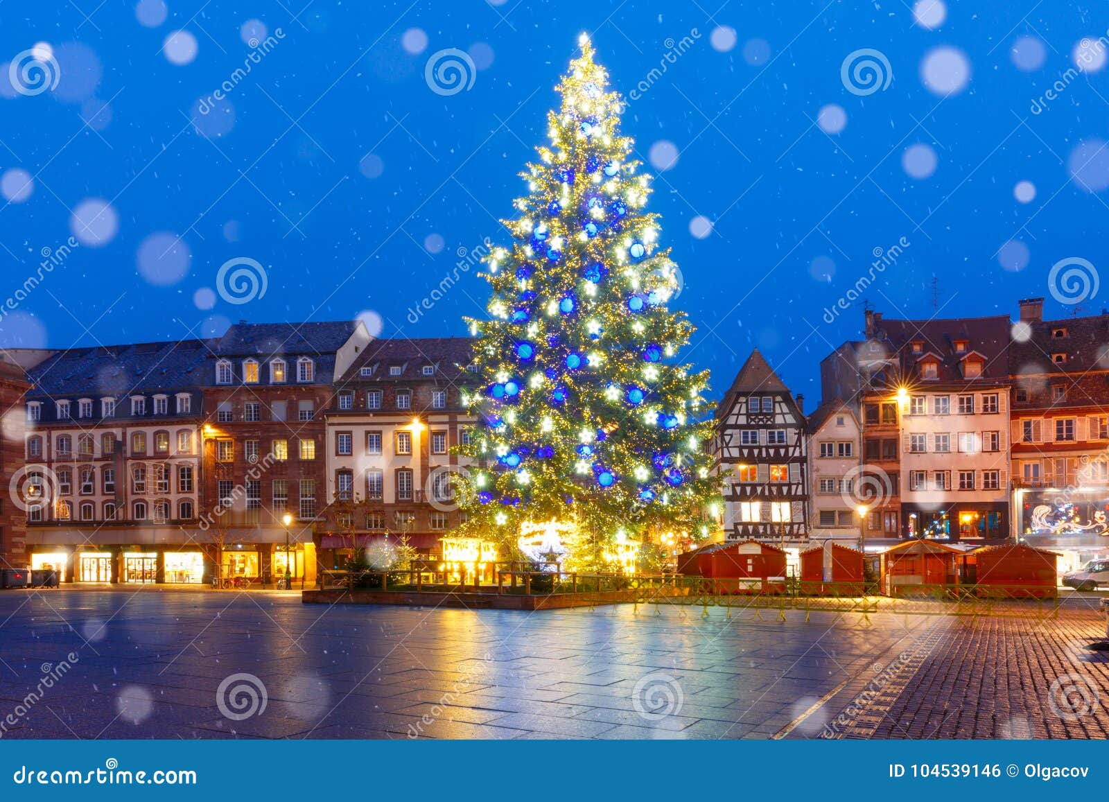 Strasburgo Natale.Albero Di Natale A Strasburgo L Alsazia Francia Fotografia Stock Immagine Di Medioevale Bello 104539146