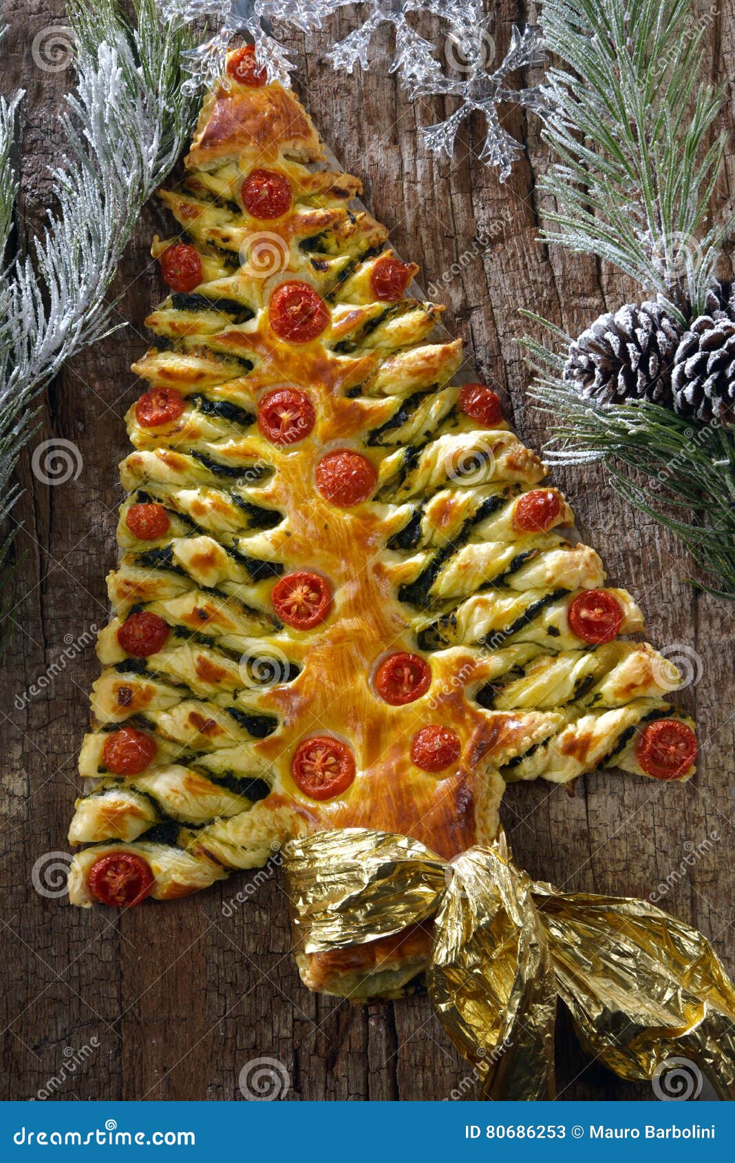 Albero Di Natale Di Pasta Sfoglia.Albero Di Pasta Sfoglia Natalizio Stock Image Image Of Tree Pretzel 80686253