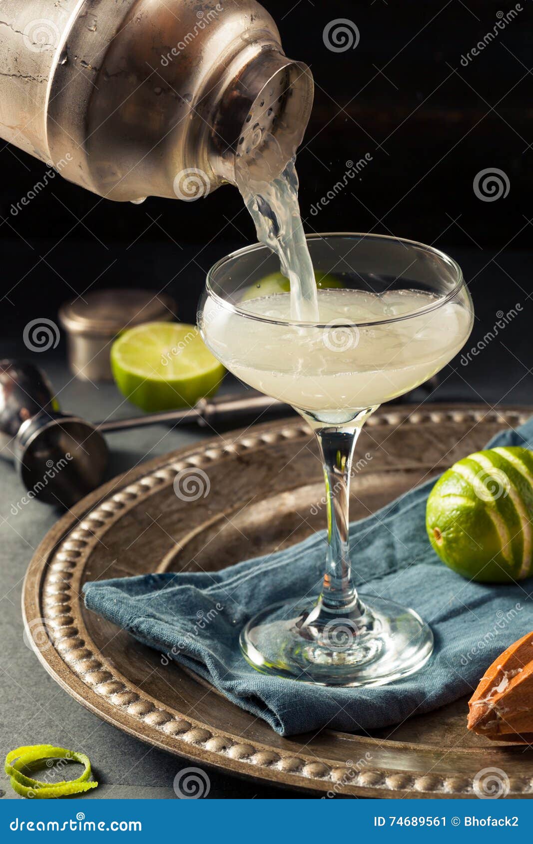 Alcoholic Lime and Gin Gimlet Stock Image Image of organic, drinks