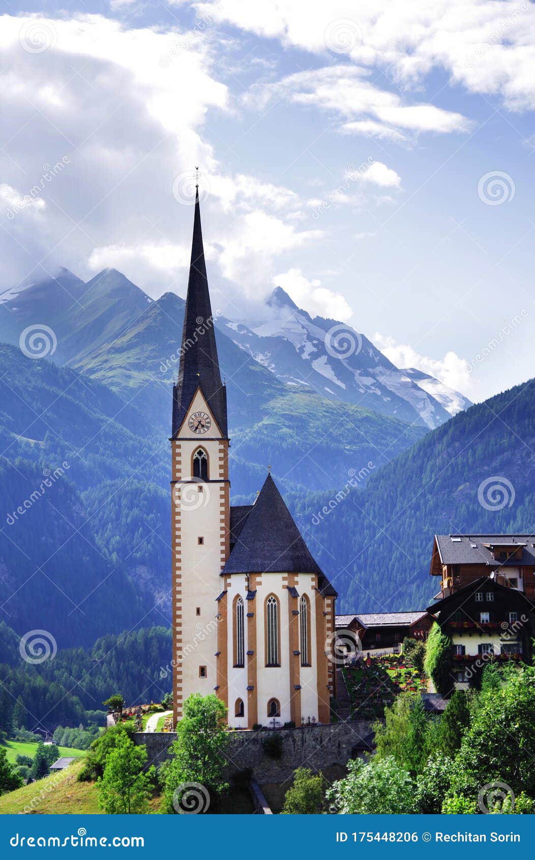 Aldea Heiligenblut am Grossglockner Con La Famosa Iglesia De San Vicente Foto de archivo - Imagen de sacudir, frederick: 175448206 Aldea Heiligenblut am Grossglockner Con La Famosa Iglesia De San Vicente Foto de archivo - Imagen de sacudir, frederick: 175448206