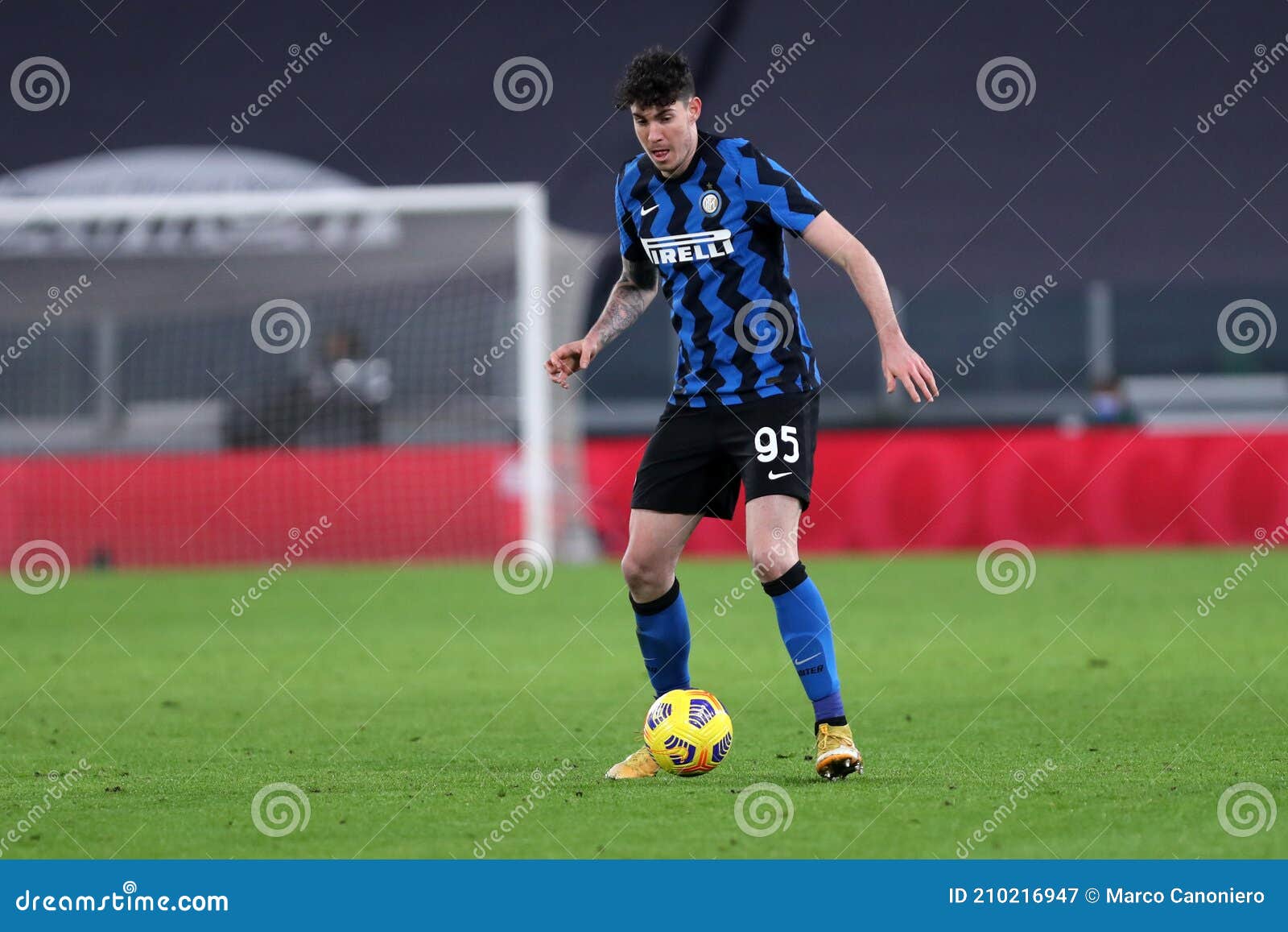 Goalkeeper torino fc hi-res stock photography and images - Alamy