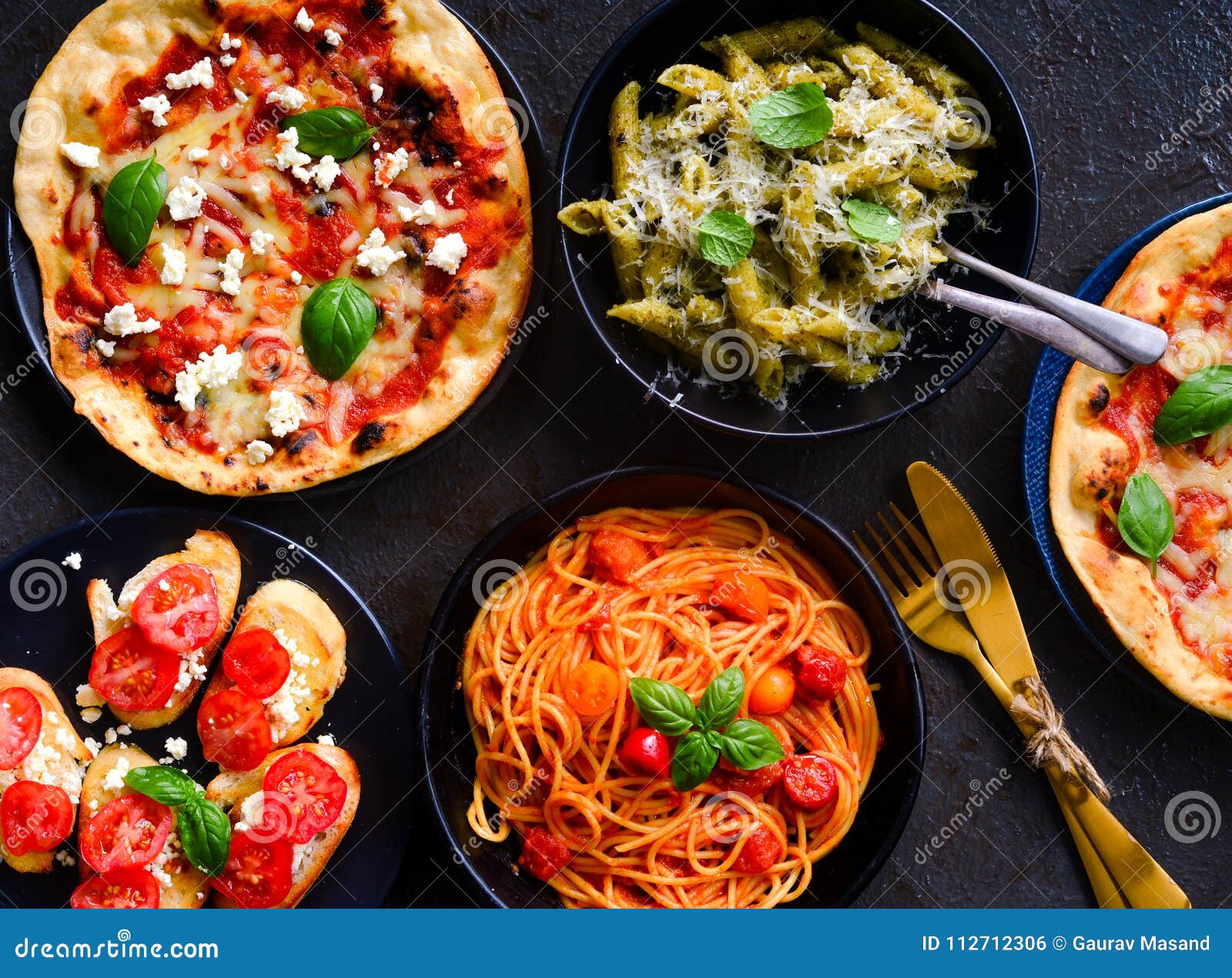 italian vegetarian platter-pasta,bruschetta and pizza