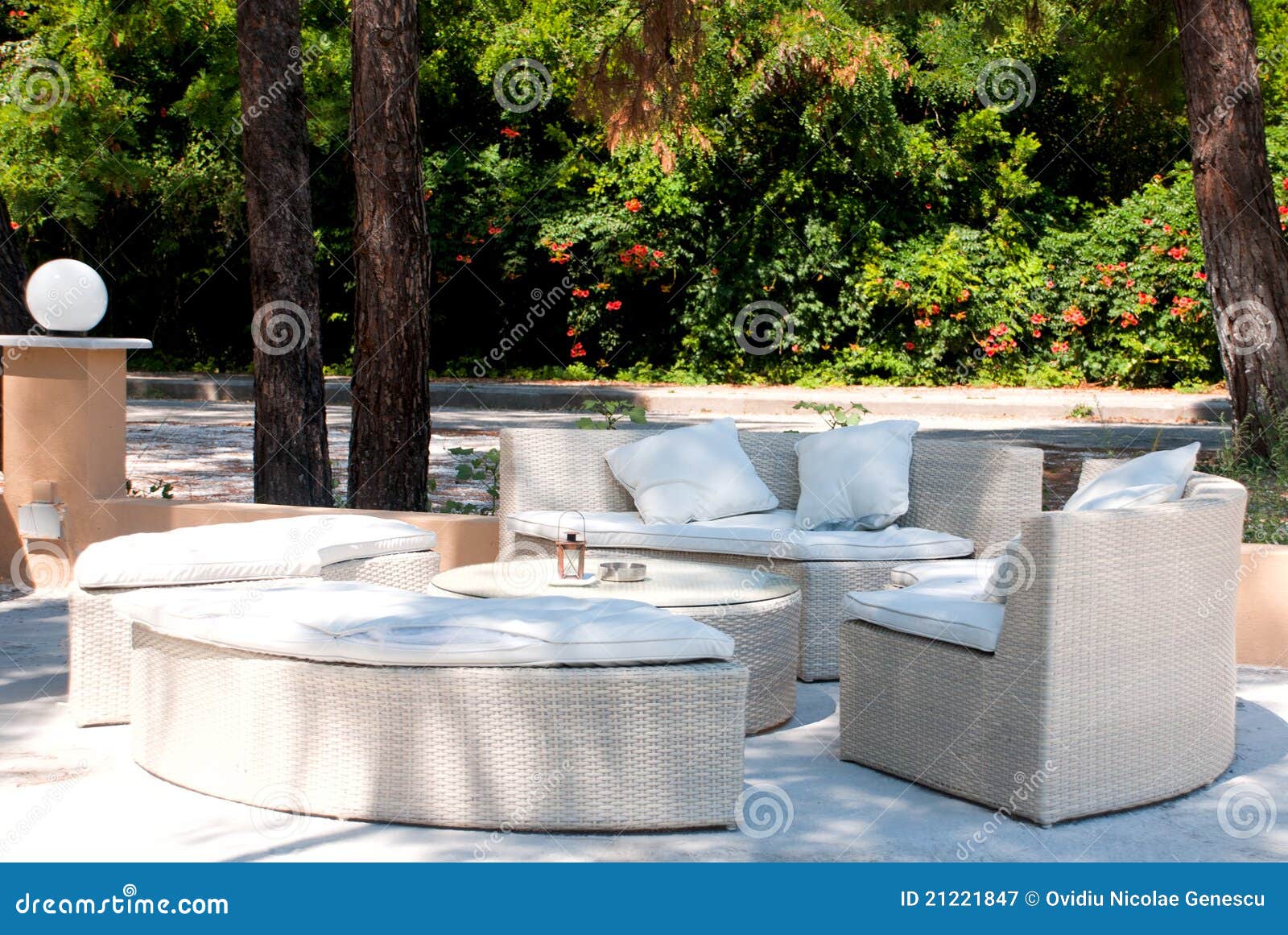 Alfresco Outdoor Dining Stock Image Image Of Blooming 21221847