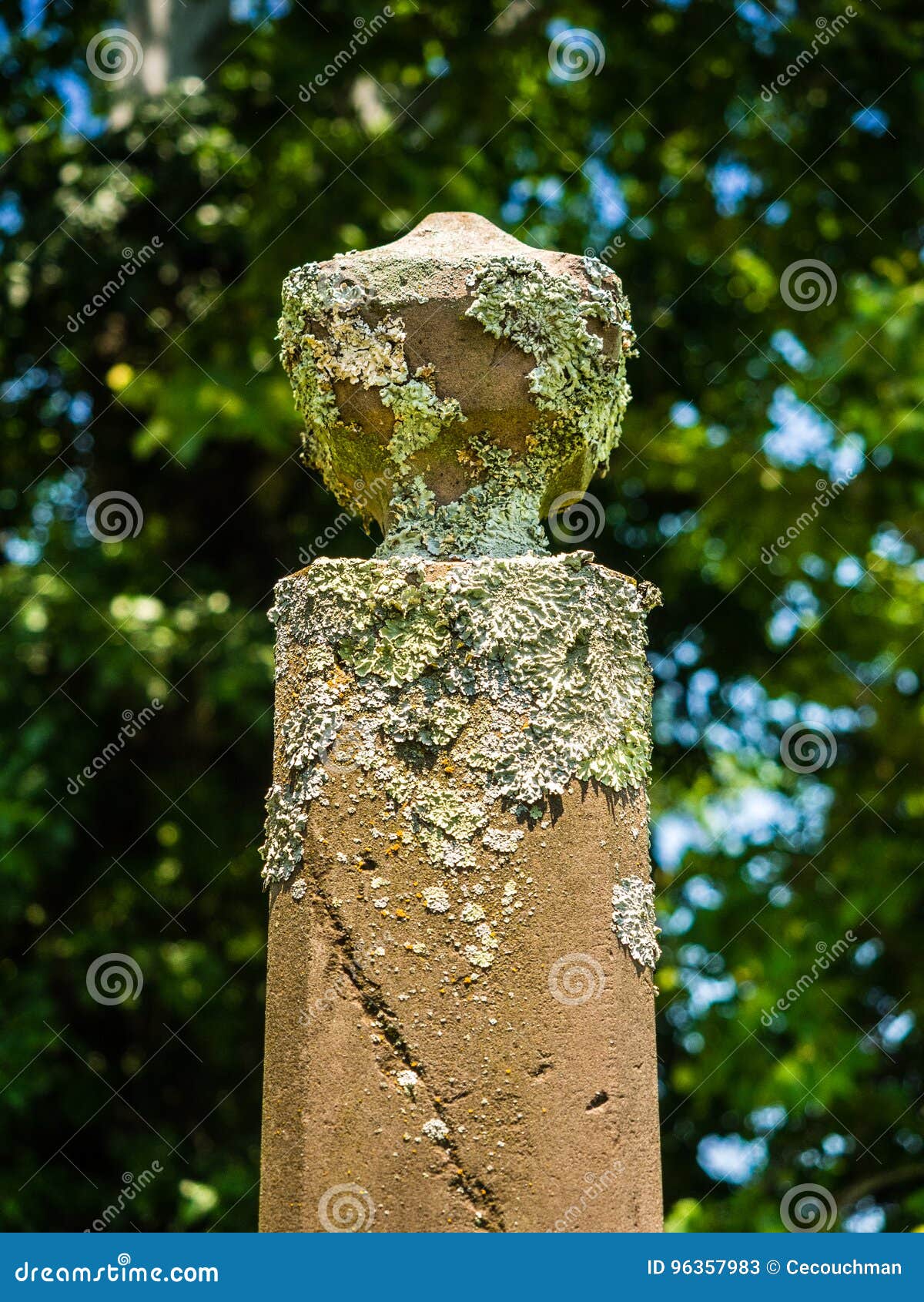 Concrete Finial Architectural Detail RoyaltyFree Stock Photography