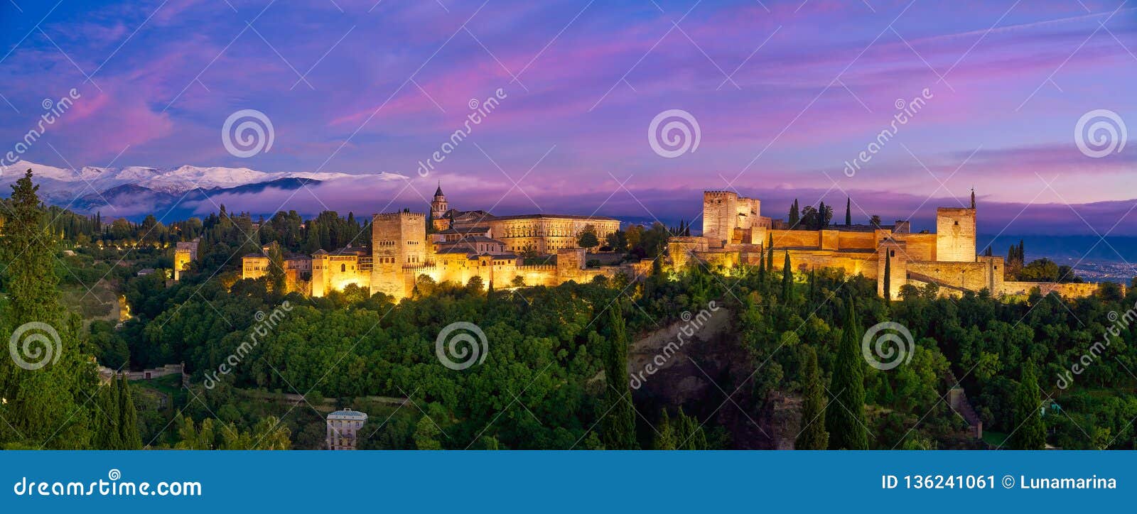 alhambra sunset in granada of spain