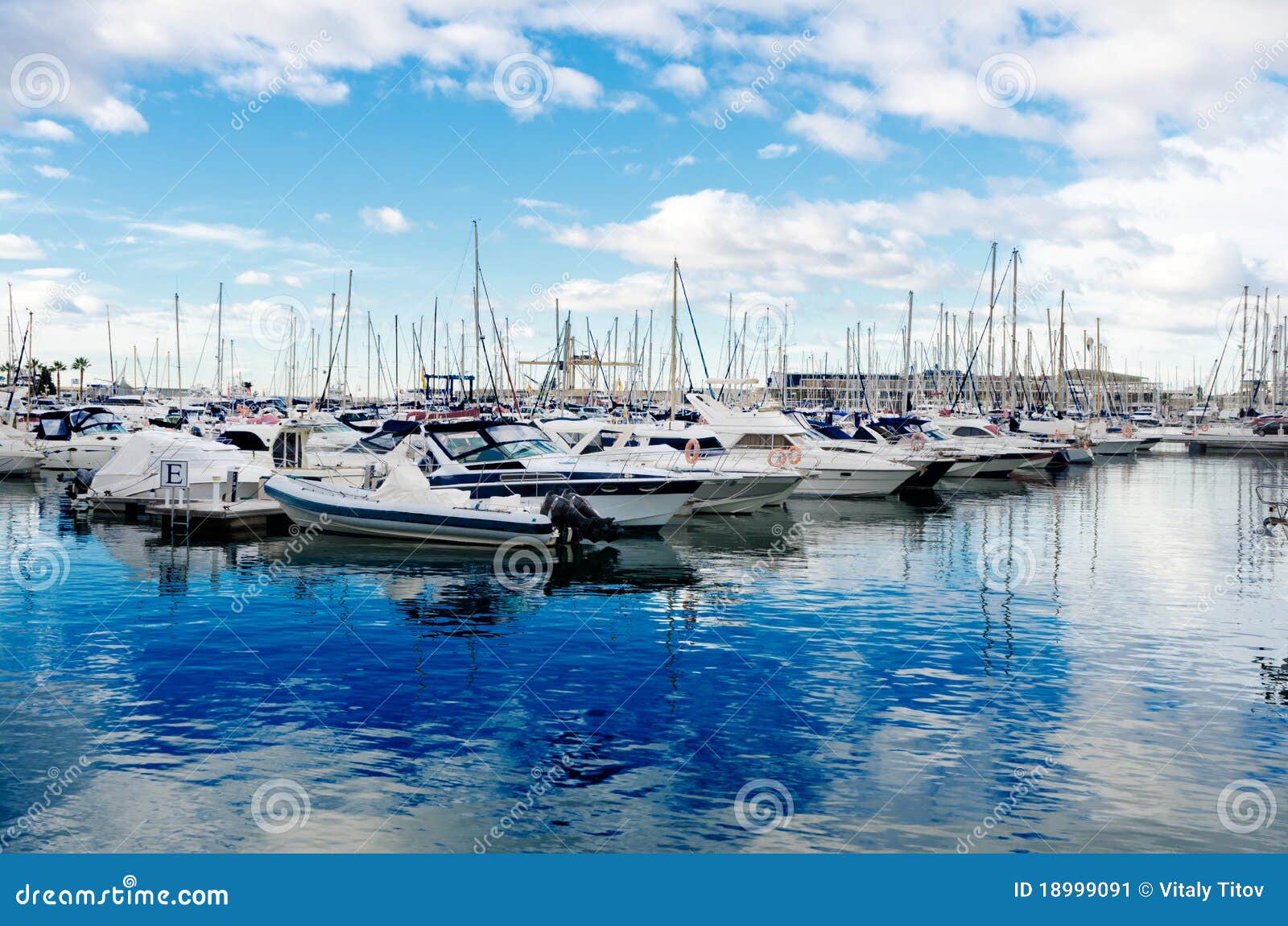 alicante marina - sea, sky and yachts