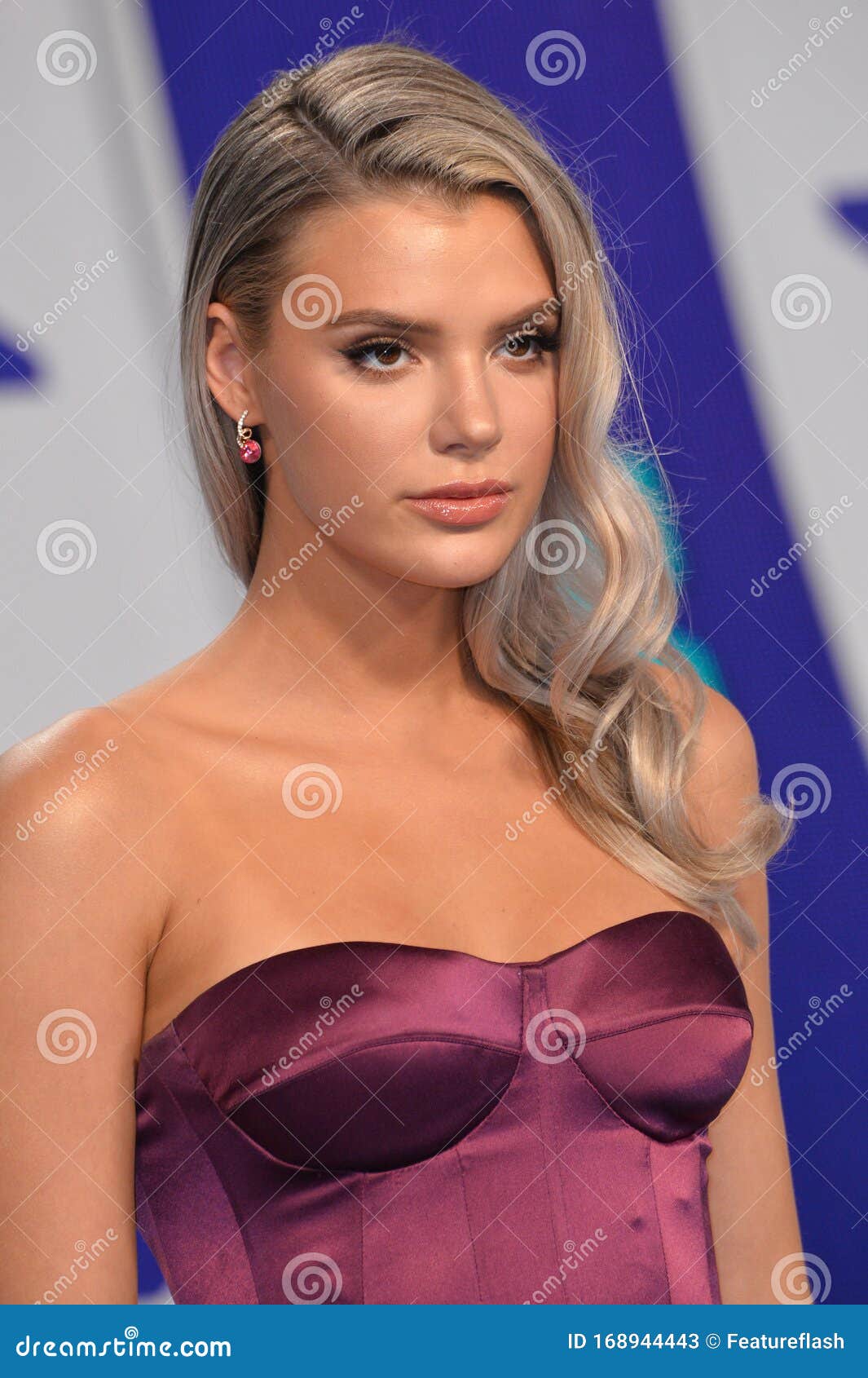 [Image: alissa-violet-los-angeles-ca-august-mtv-...944443.jpg]