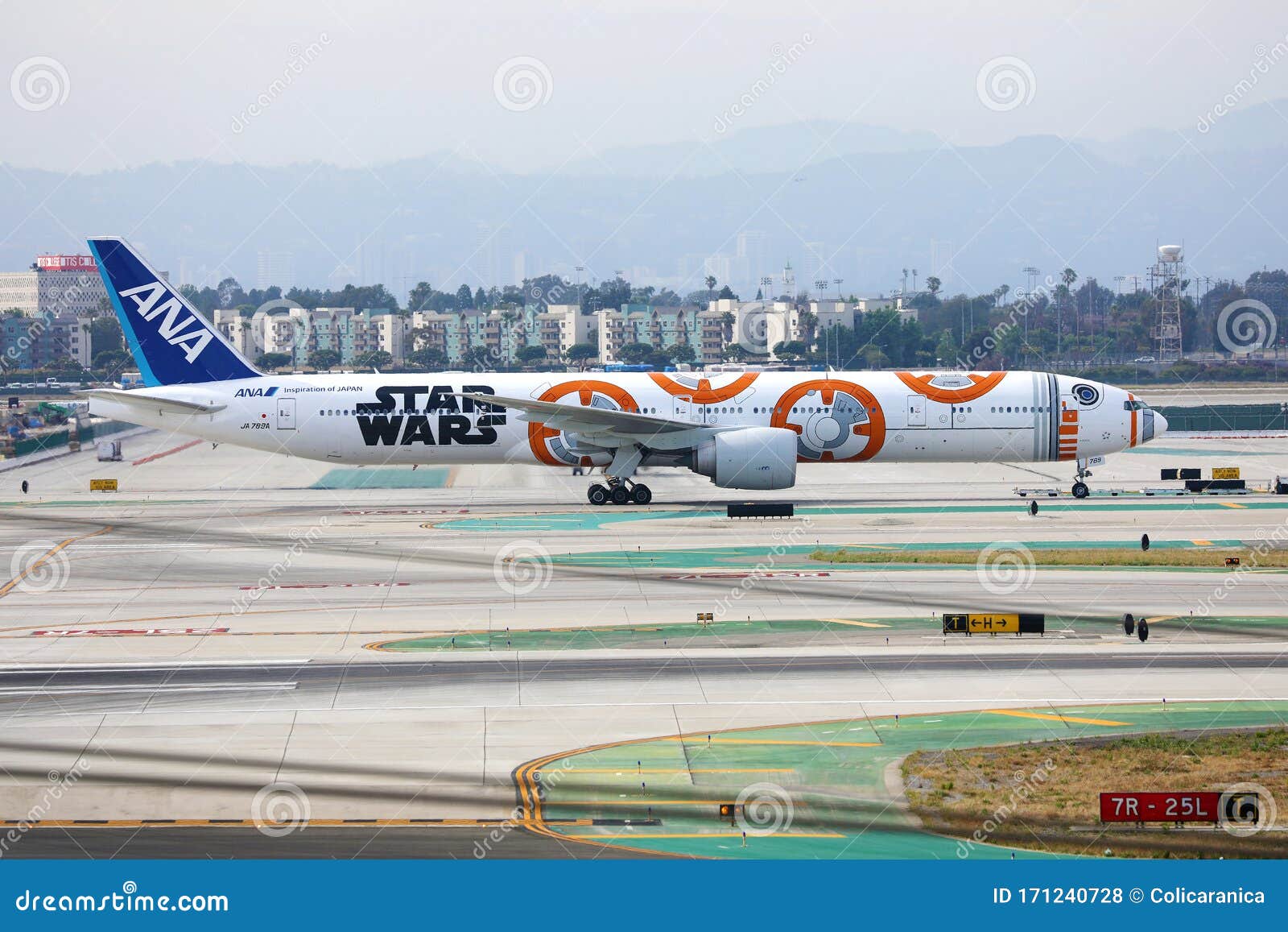 All Nippon Airways Ana Plane Star Wars Livery Taxiing In Los Angeles Airport Lax Editorial Stock Photo Image Of Airbus Cityline