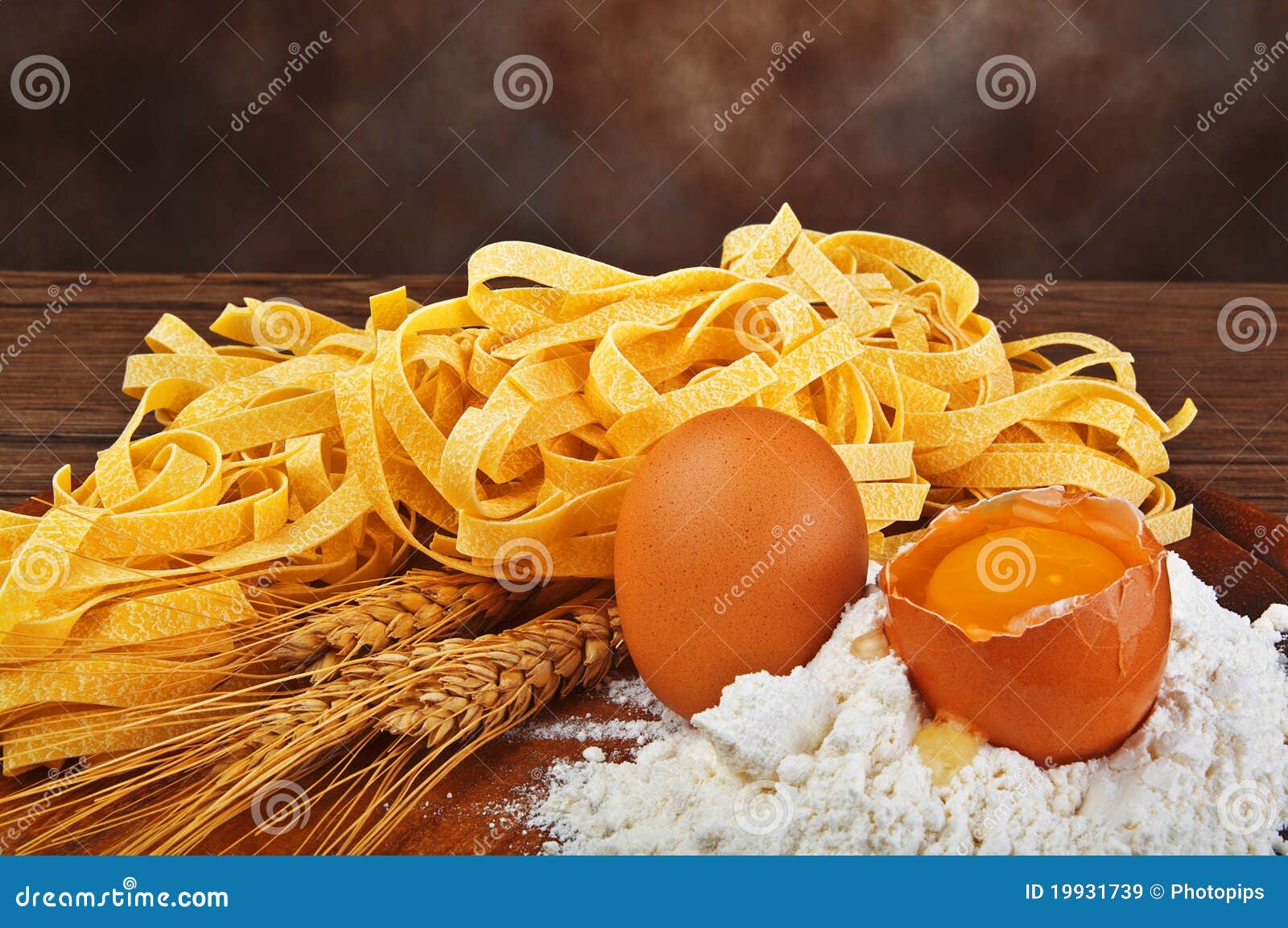 All'uovo de las pastas imagen de archivo. Imagen de cocina 19931739