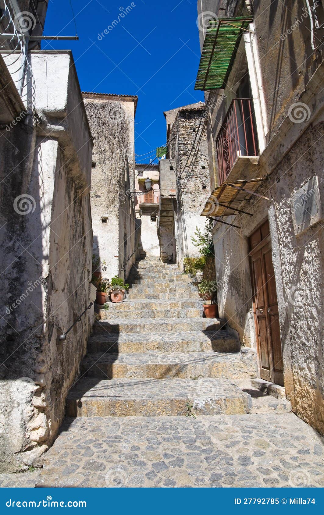 Alleyway. Scalea. Calabria. Italy. Stock Image Image of characteristic, cobblestone 27792785