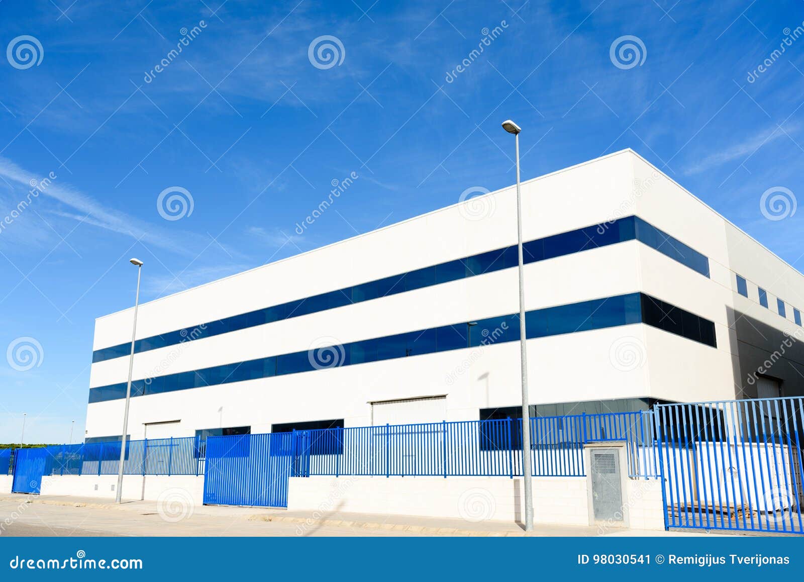 Almacén Industrial Exterior Imagen de archivo Imagen de moderno