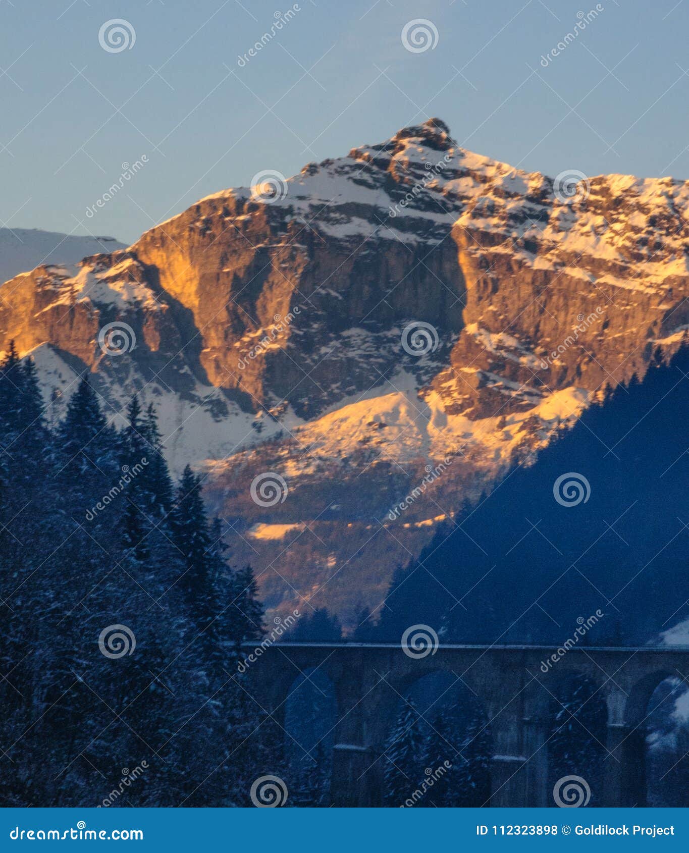 alpen glow near chamonix de mont blanc