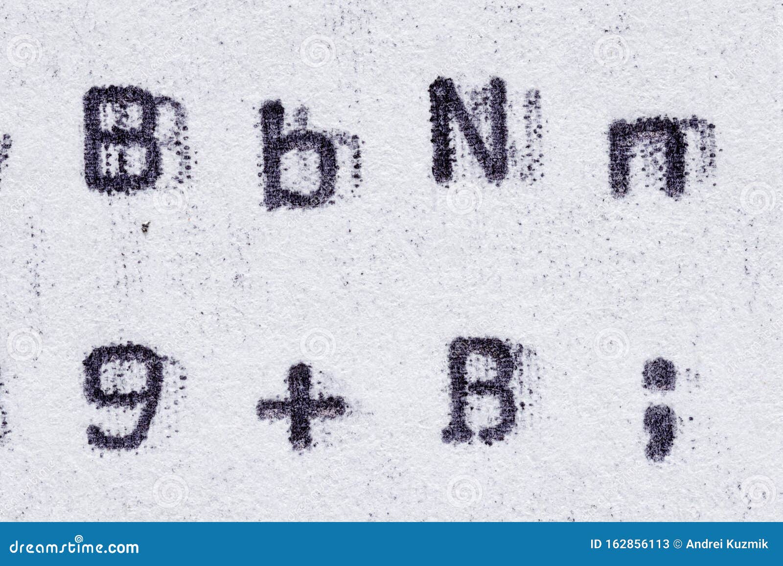 Alphabet De Police De La Machine A Ecrire Reel Avec Lettres B N Ss Chiffre 9 Et Point Virgule Image Stock Image Du Numero Blanc