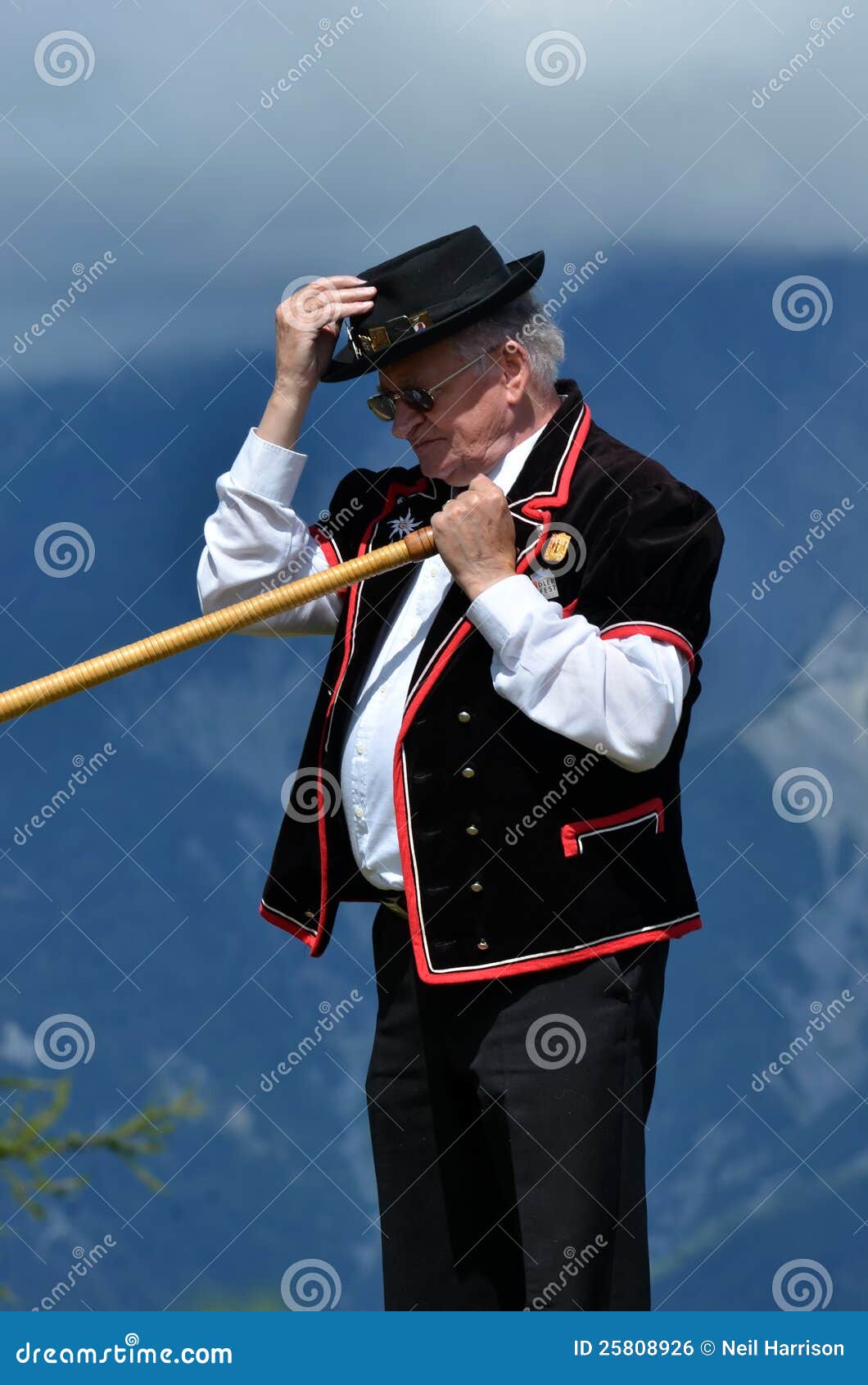 Alpine Horn Festival editorial photo. Image of echo, musicians 25808926