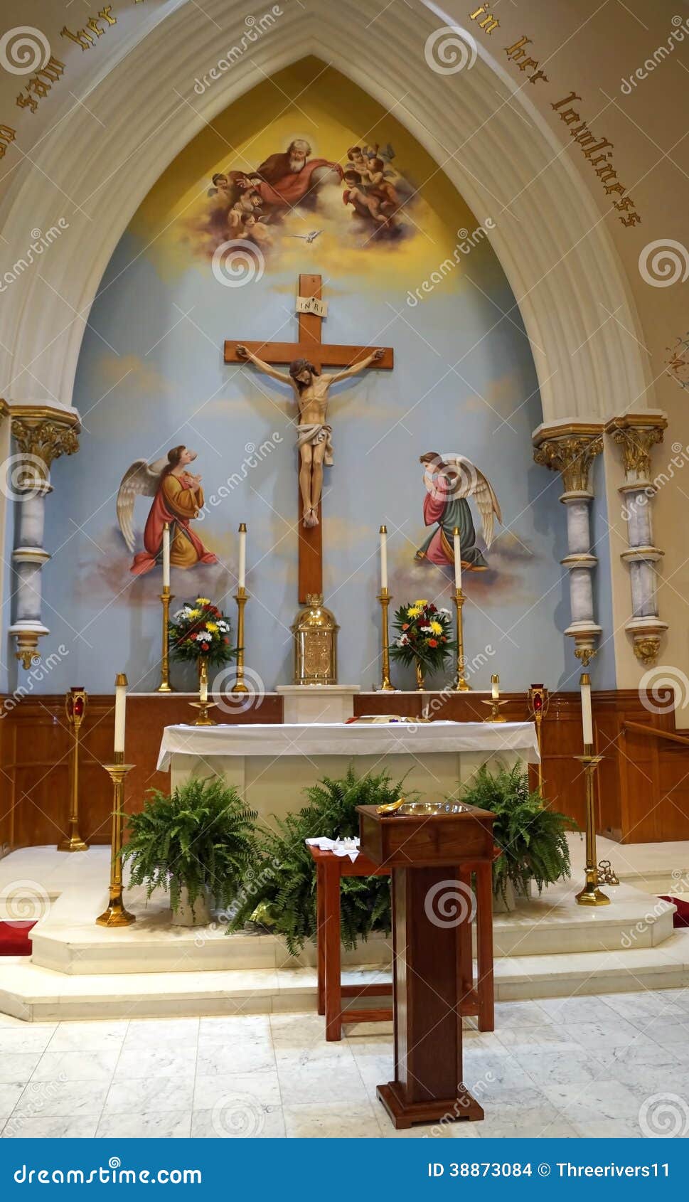 Altar De La Iglesia Católica Foto de archivo Imagen de sagrado cruz Altar De La Iglesia Católica Foto de archivo Imagen de sagrado cruz