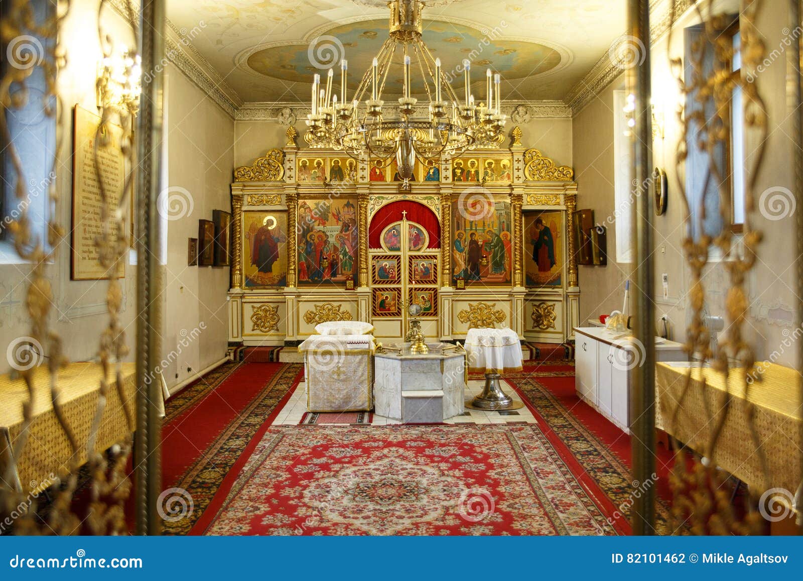 Altar En La Iglesia Ortodoxa Rusa Foto de archivo Imagen de templo