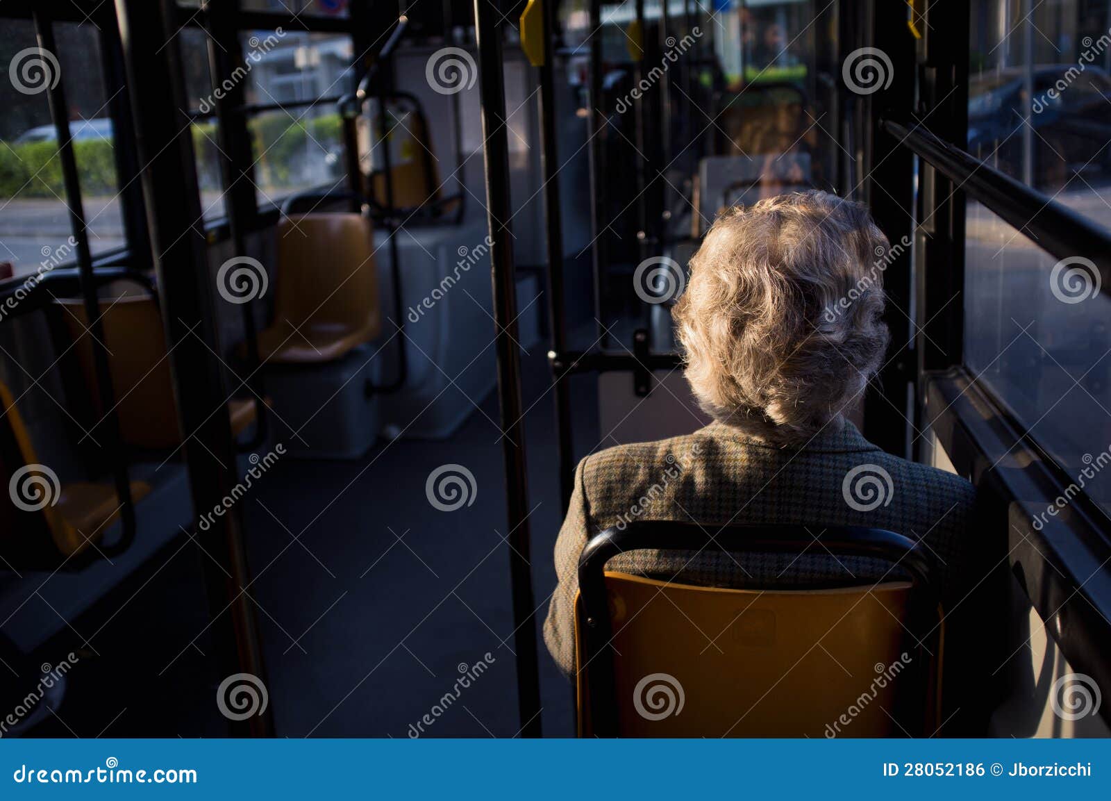 Frauen im bus kennenlernen