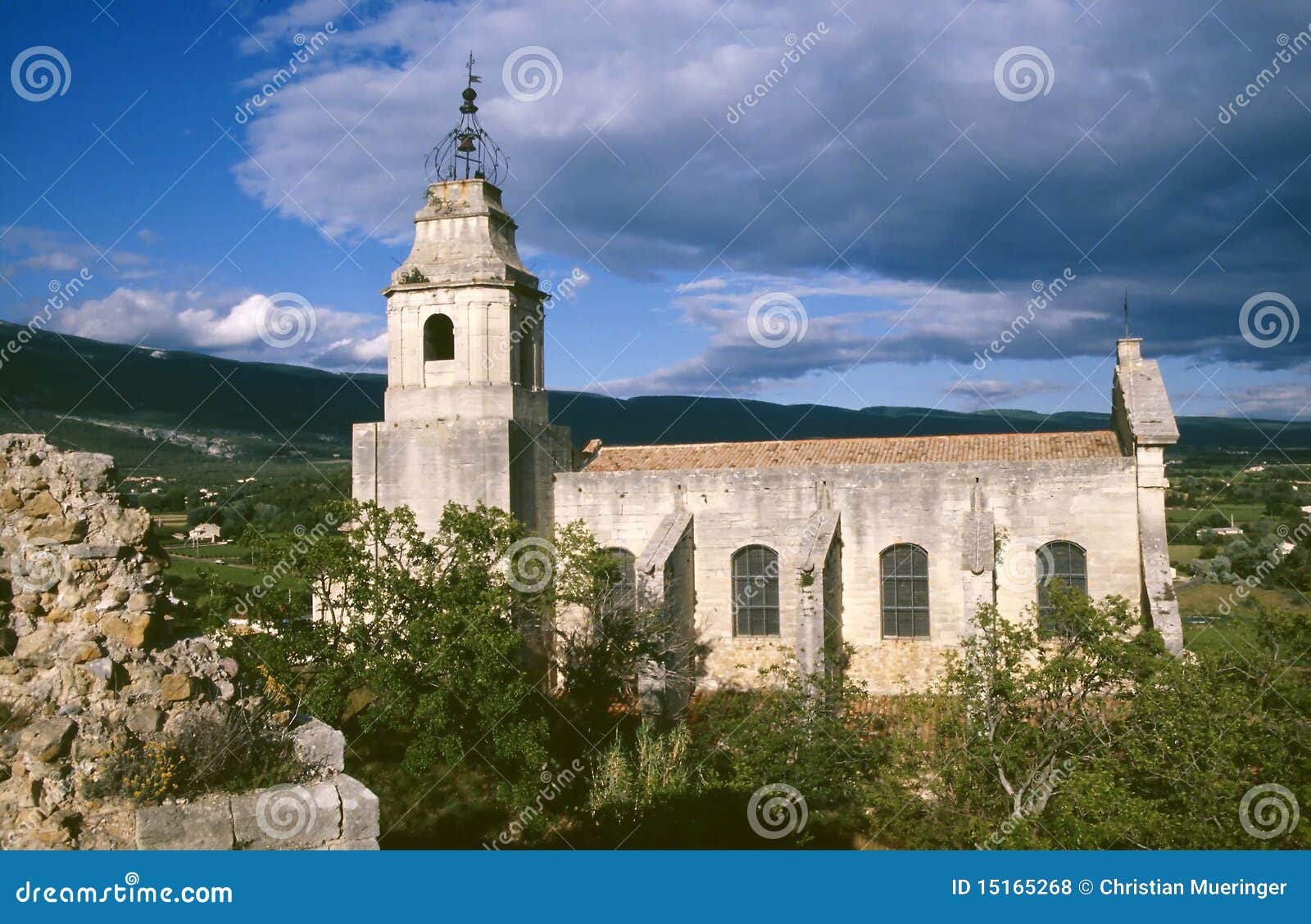 Alte Kirche stockfoto. Bild von mystiker, blau, letztes - 15165268