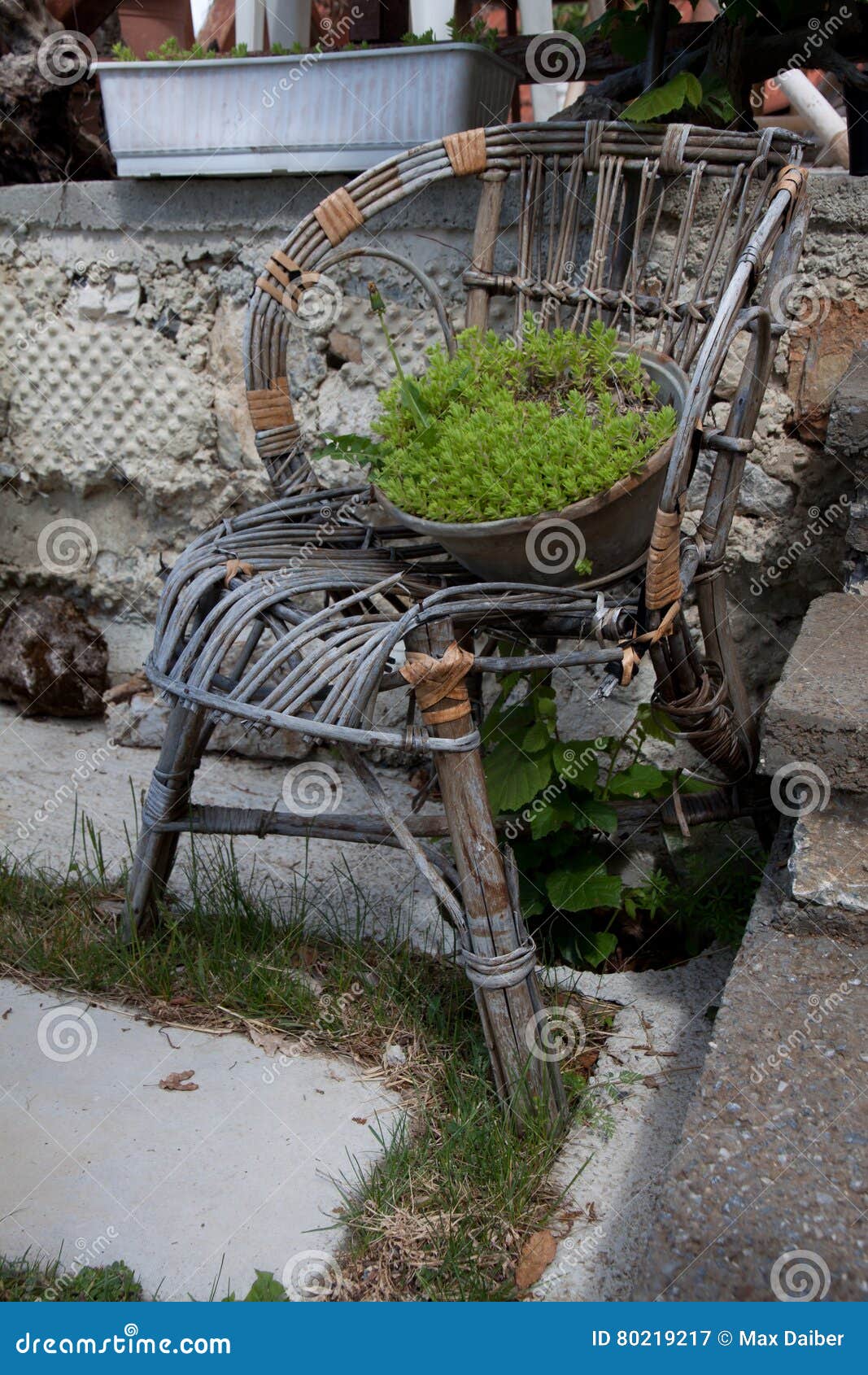 Alter Holzerner Stuhl Mit Dekoration Stockbild Bild Von Holzerner Dekoration 80219217