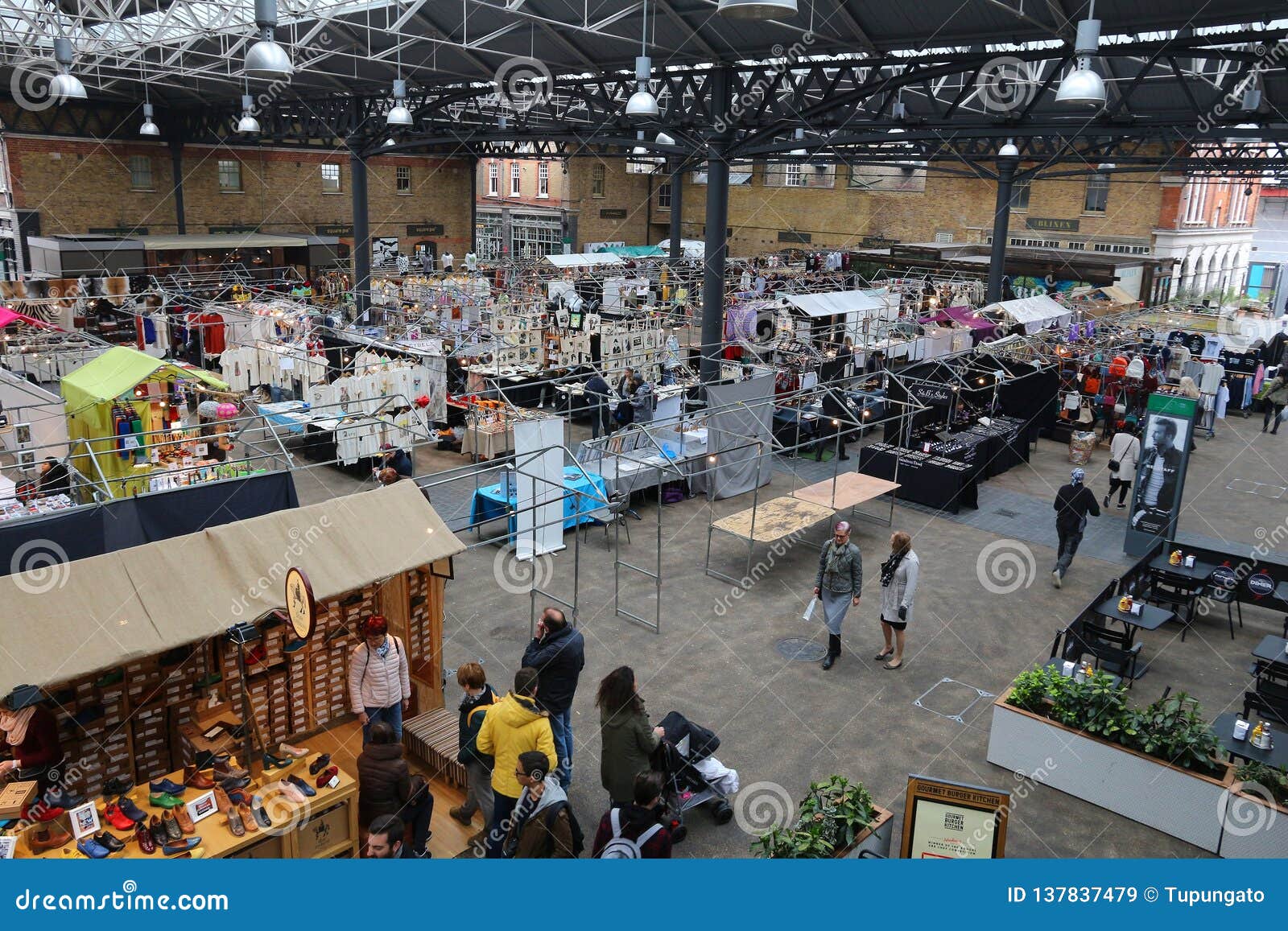 Alter SpitalfieldsMarkt redaktionelles stockbild. Bild von grenzstein